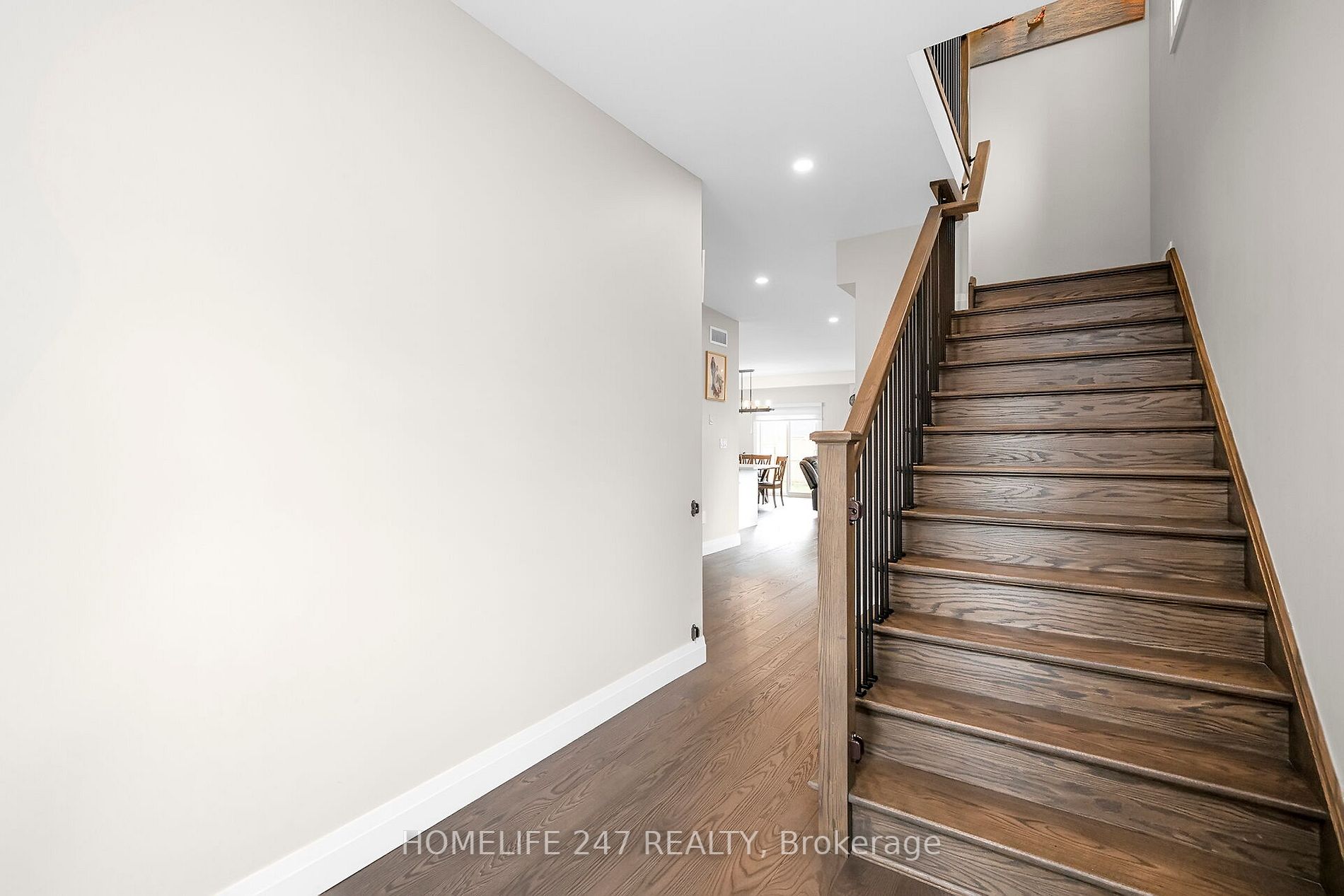 23 Forfar Ave