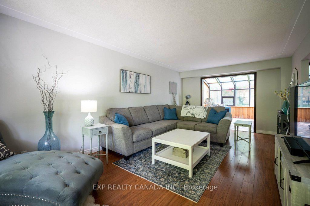 281 Parkmount Dr