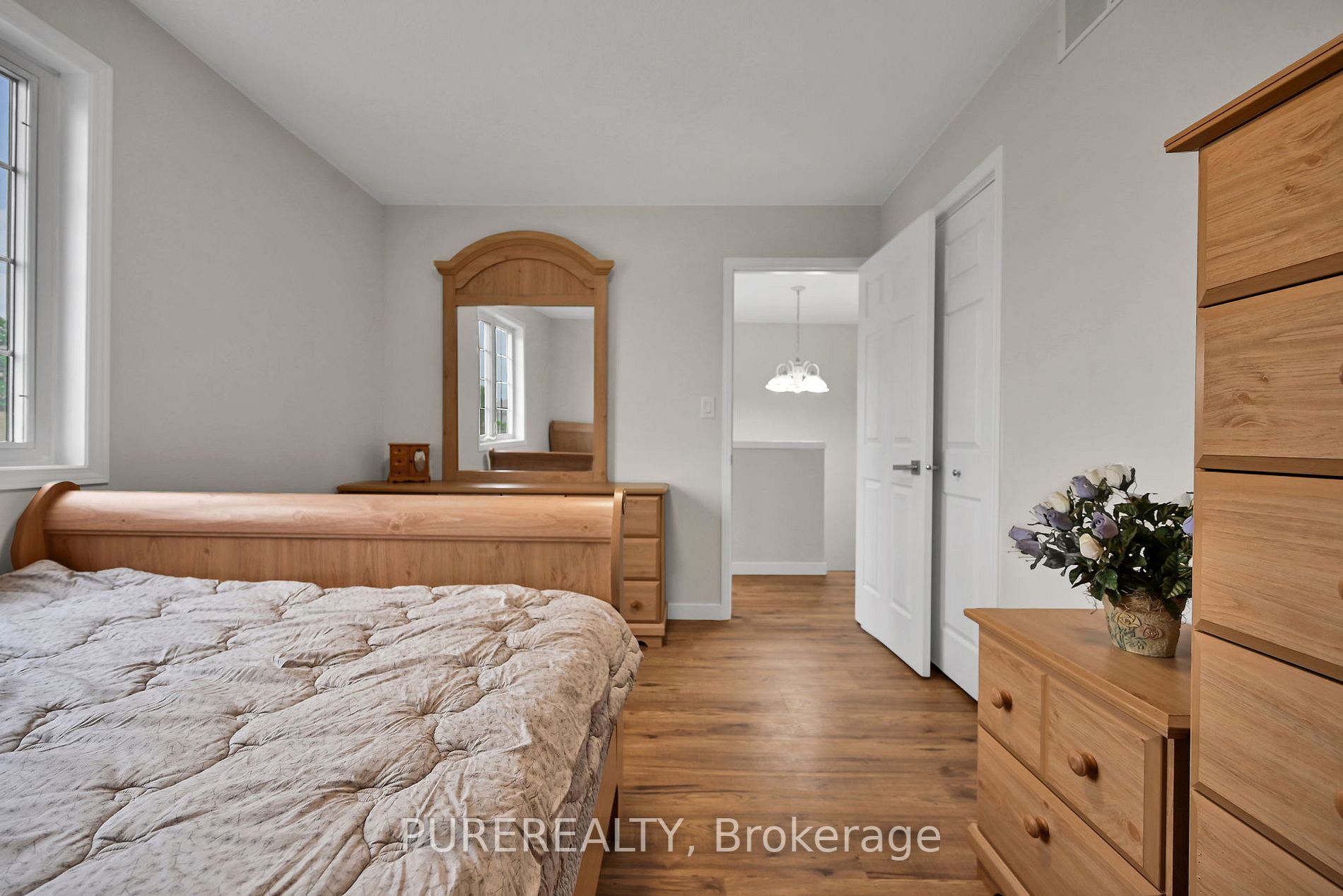 5 Longview Dr