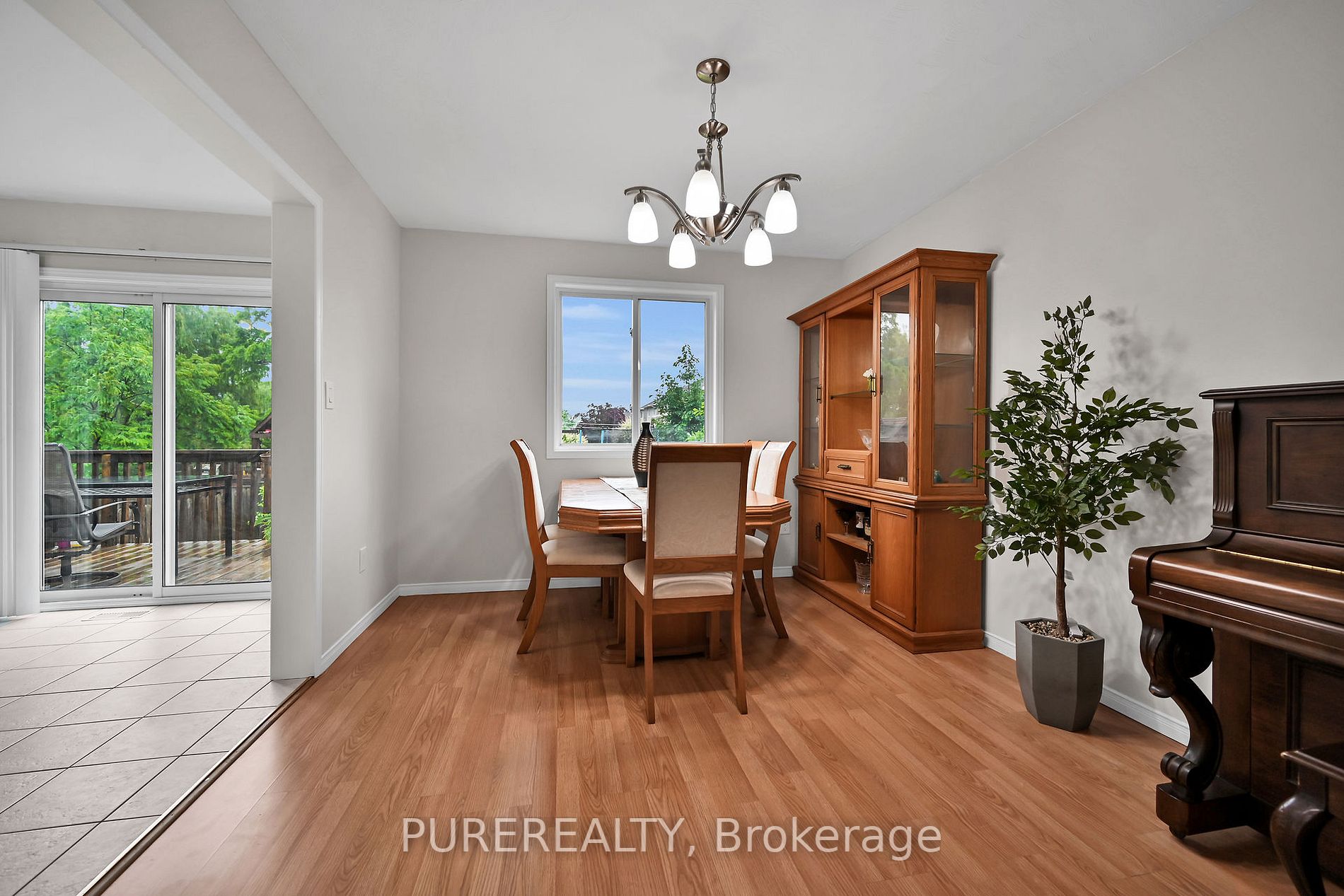5 Longview Dr