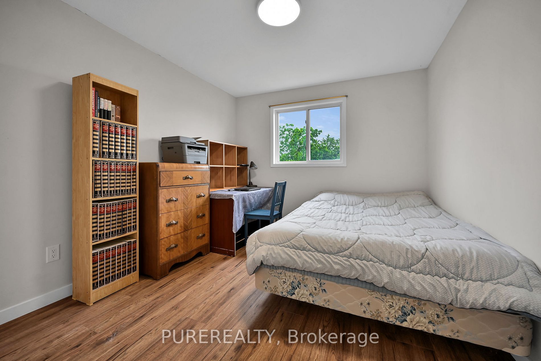 5 Longview Dr