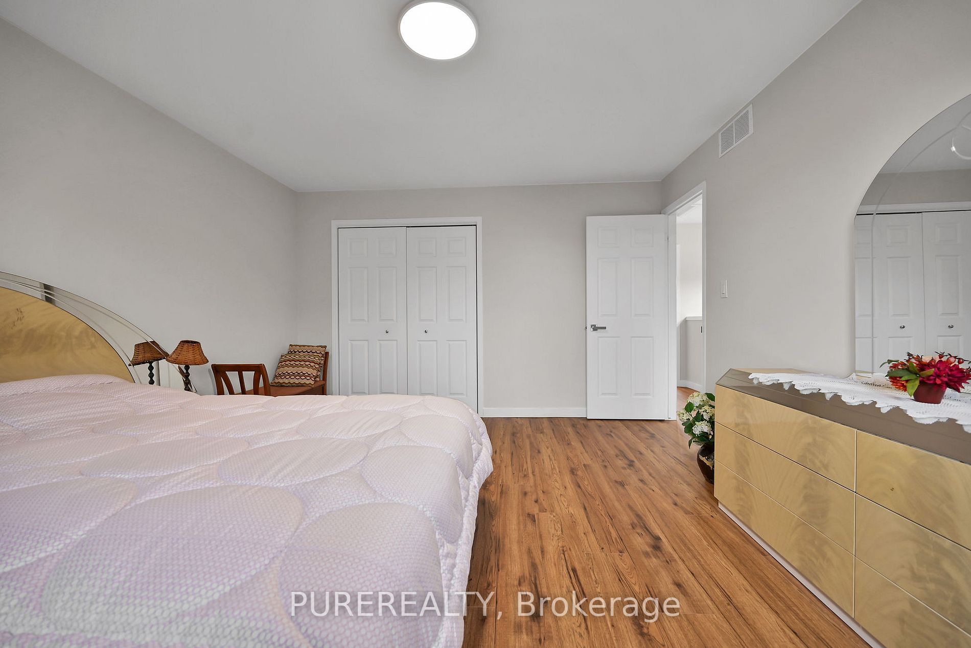 5 Longview Dr