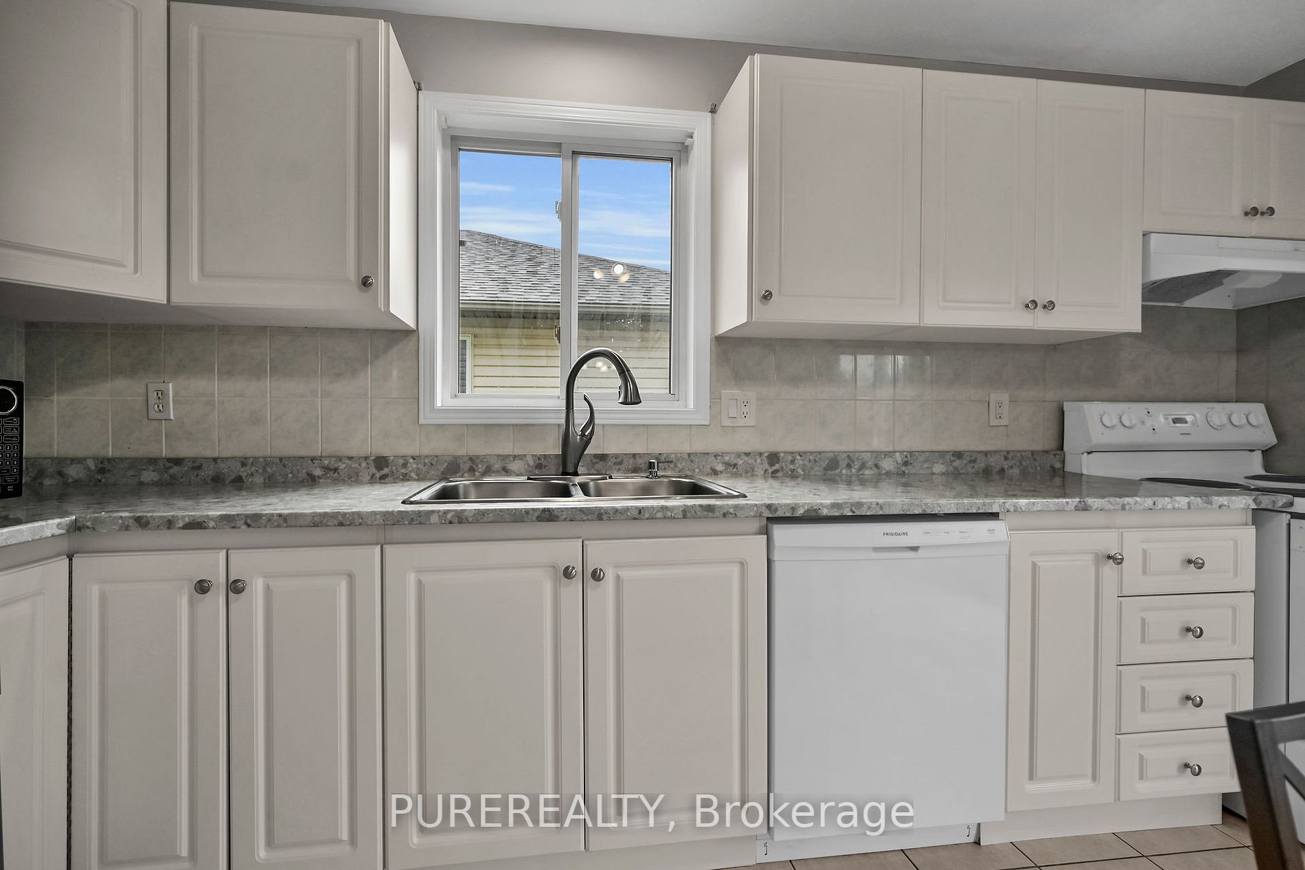 5 Longview Dr
