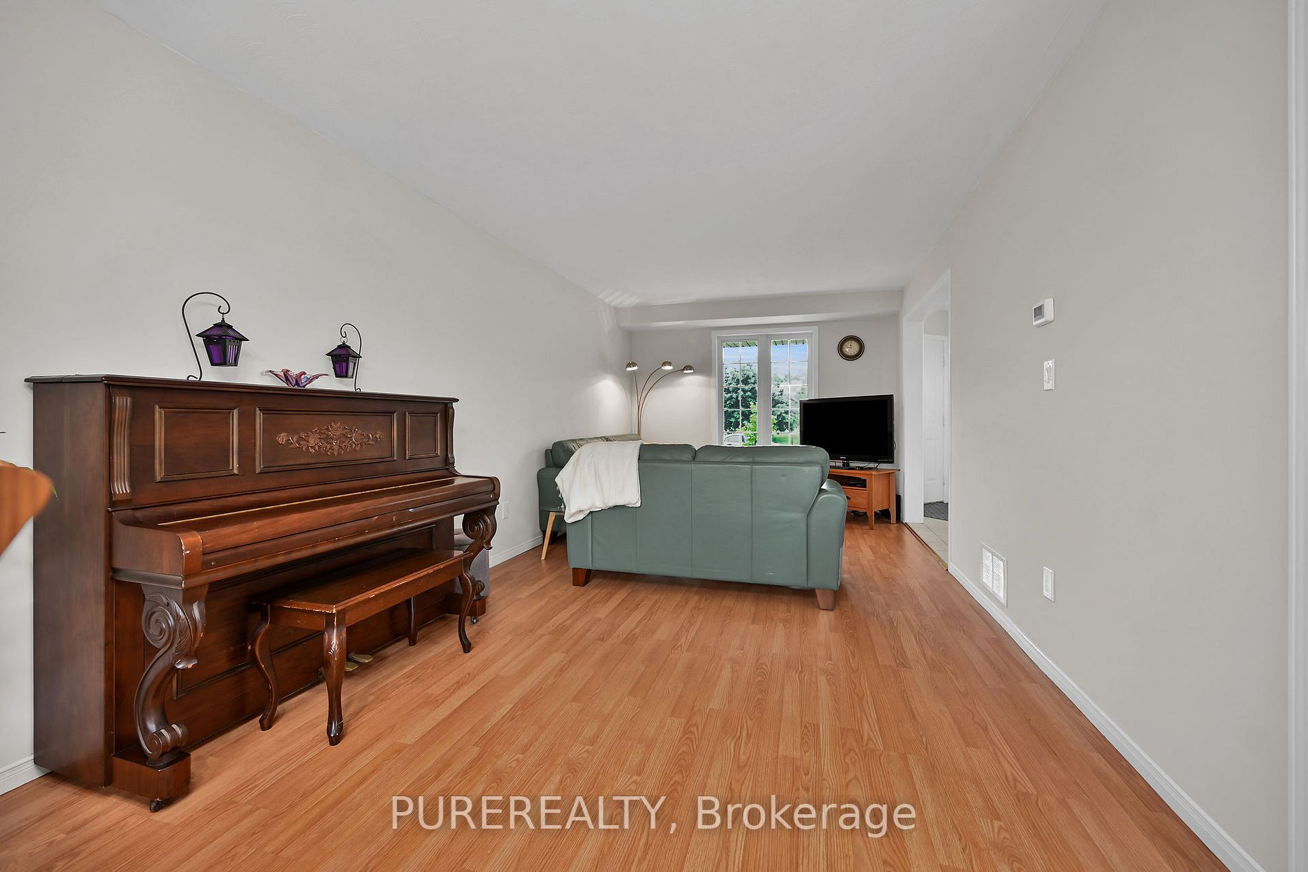 5 Longview Dr