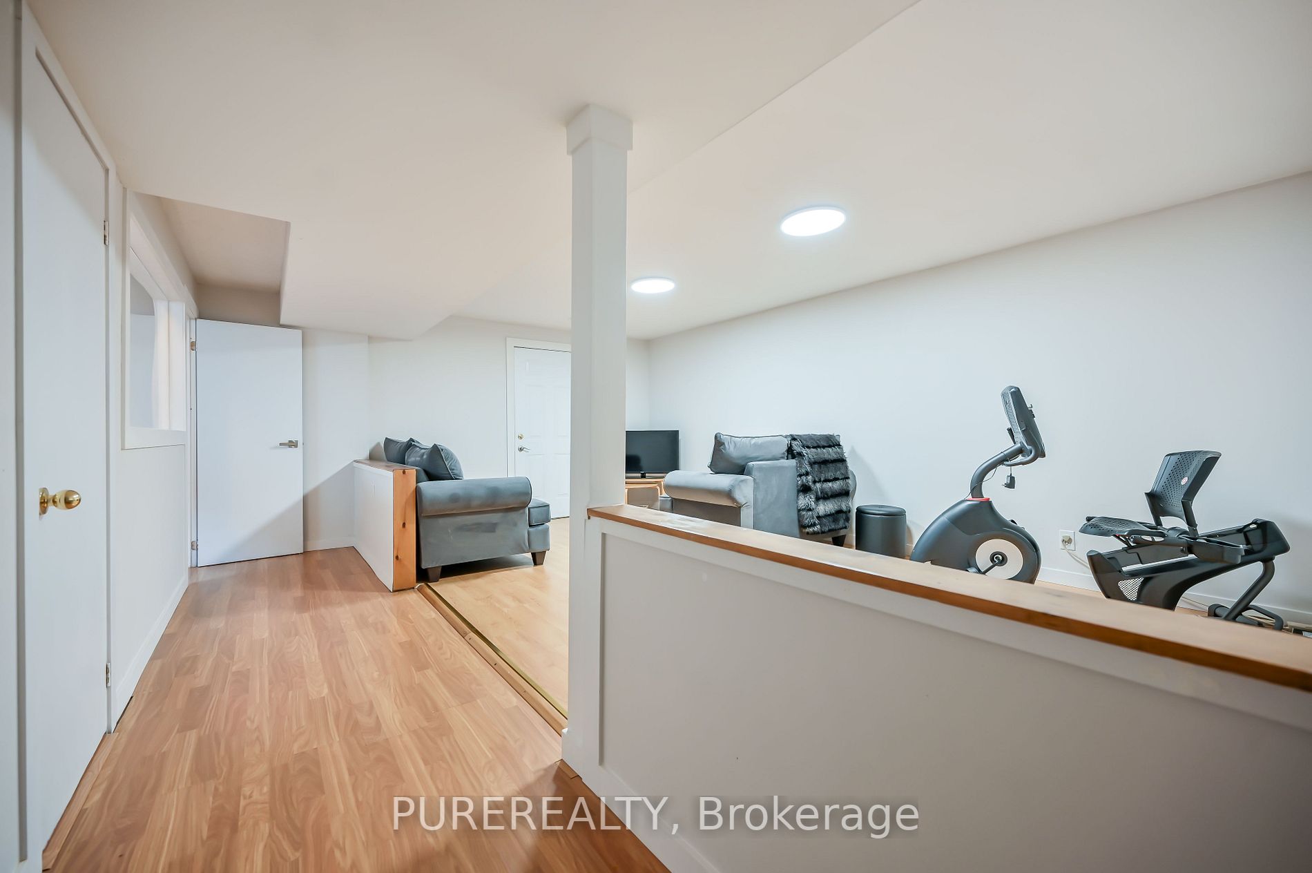 5 Longview Dr