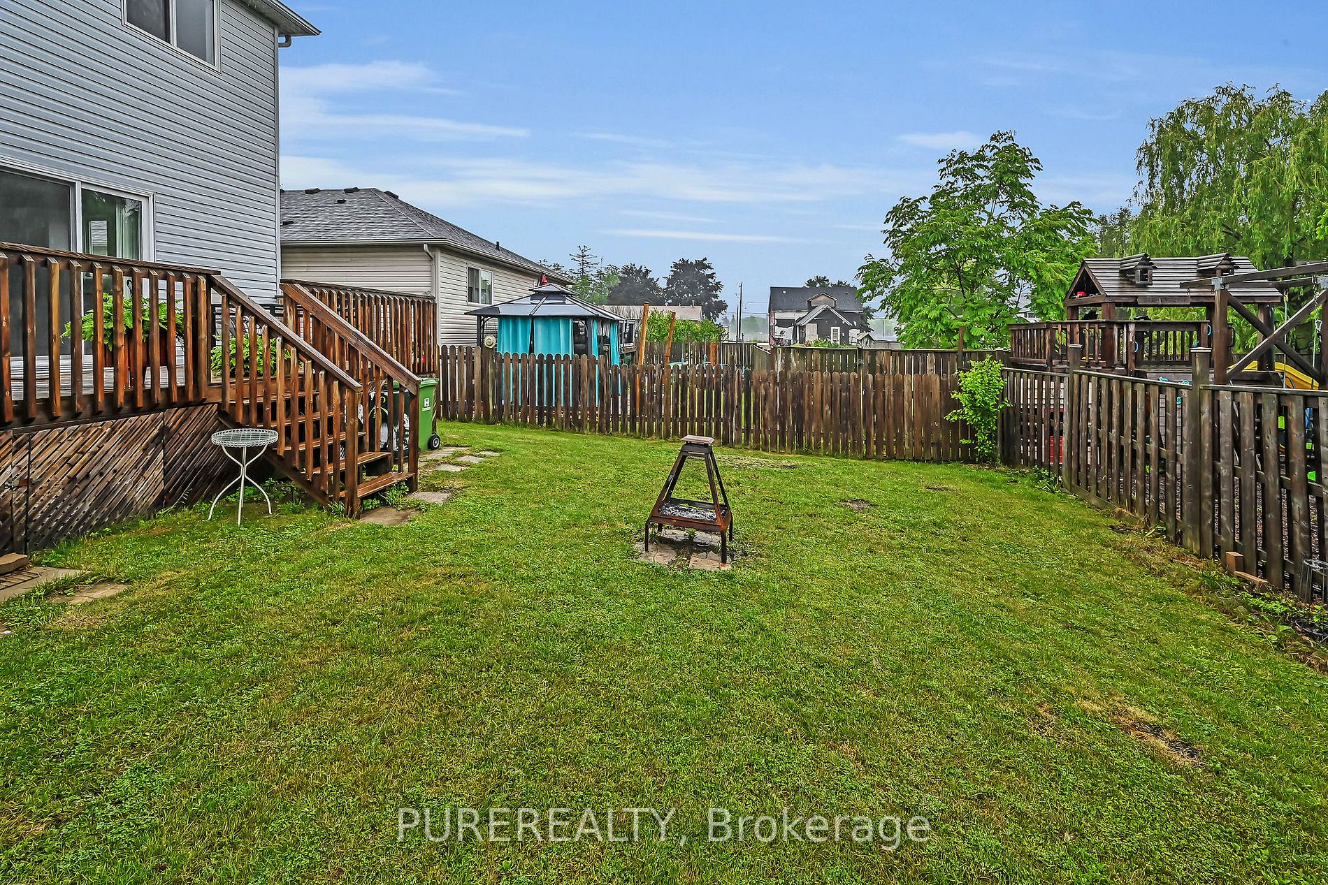 5 Longview Dr
