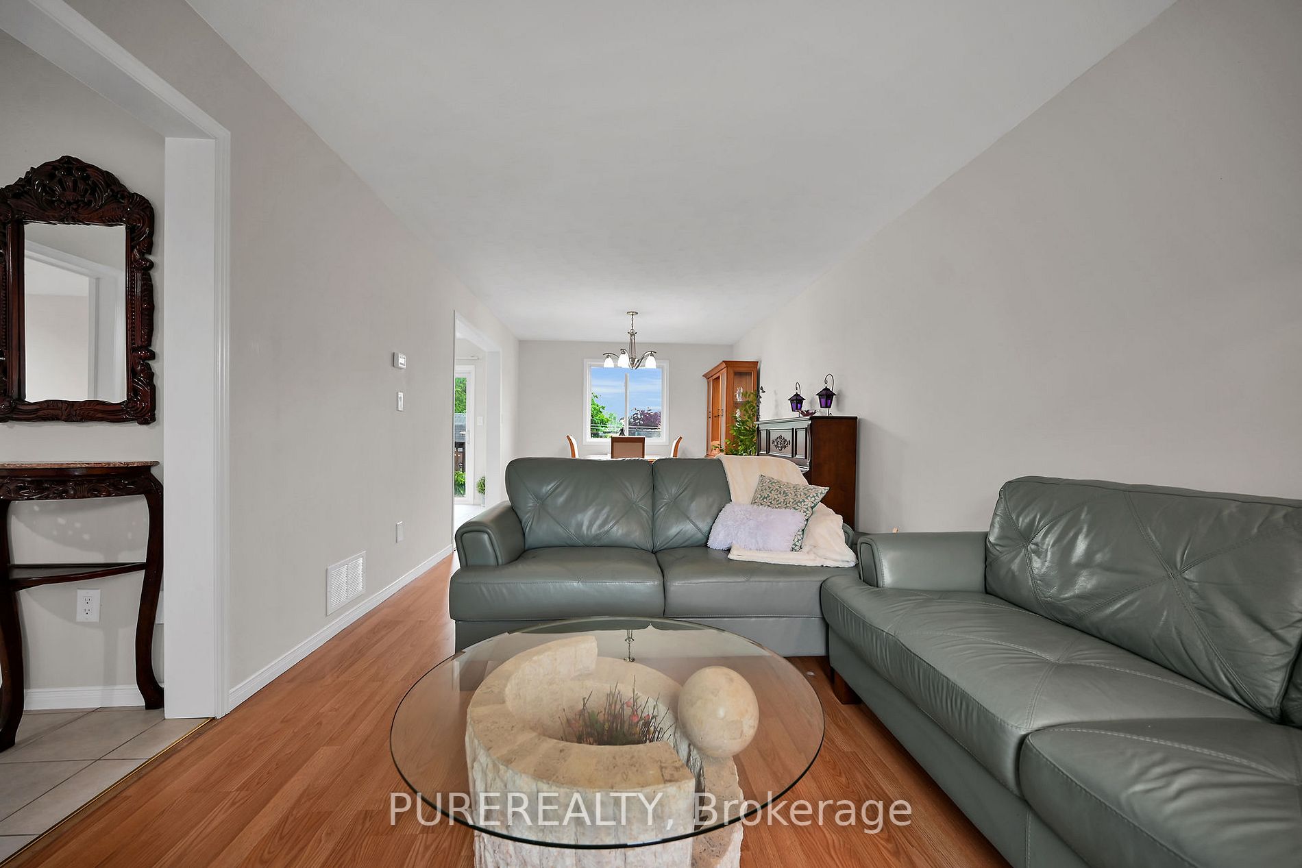 5 Longview Dr