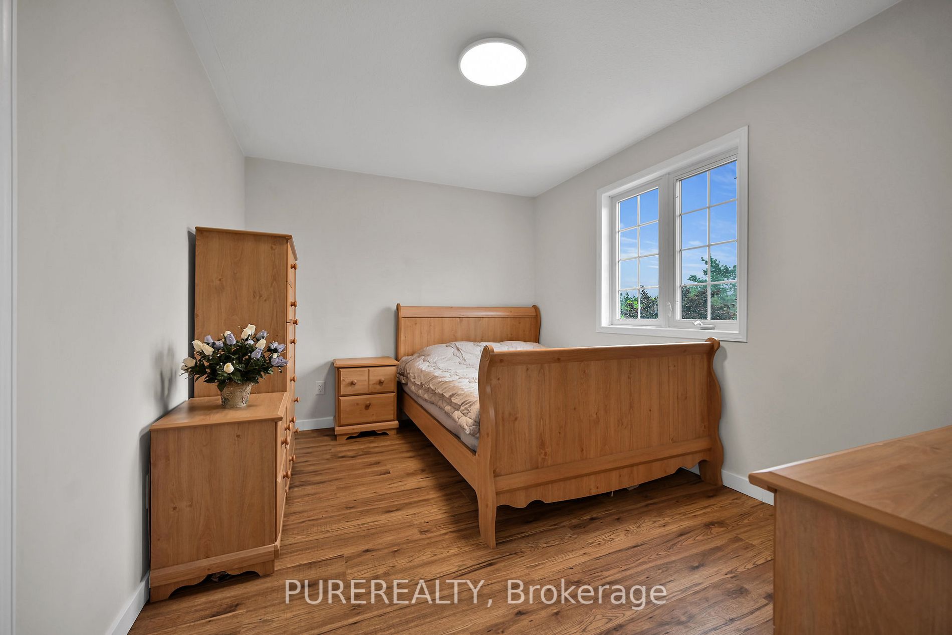 5 Longview Dr