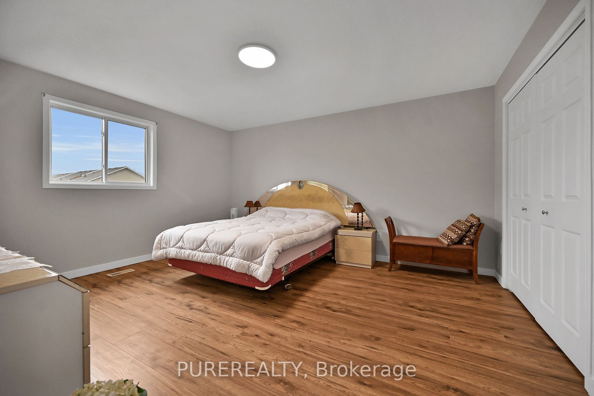 5 Longview Dr