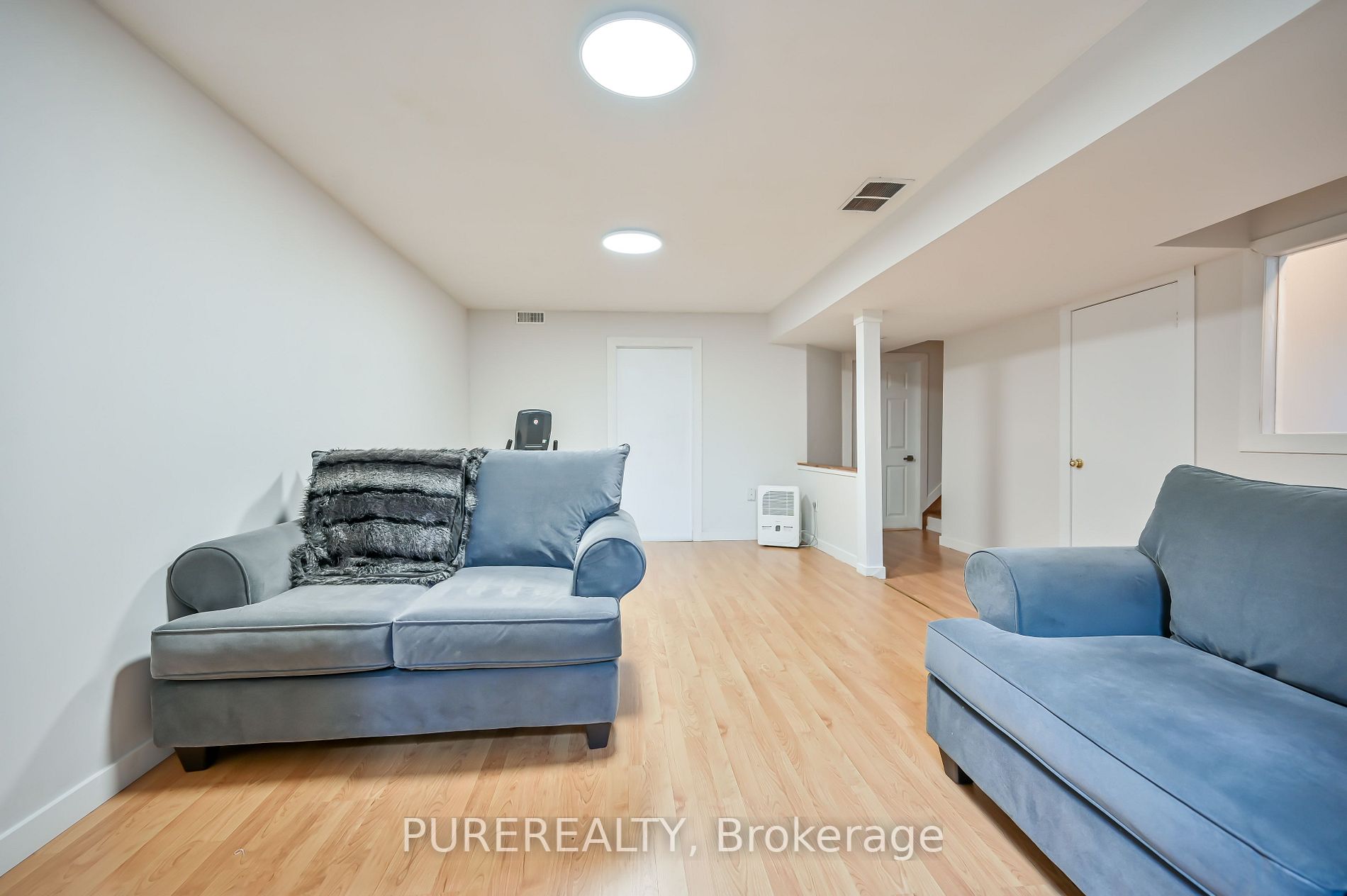 5 Longview Dr