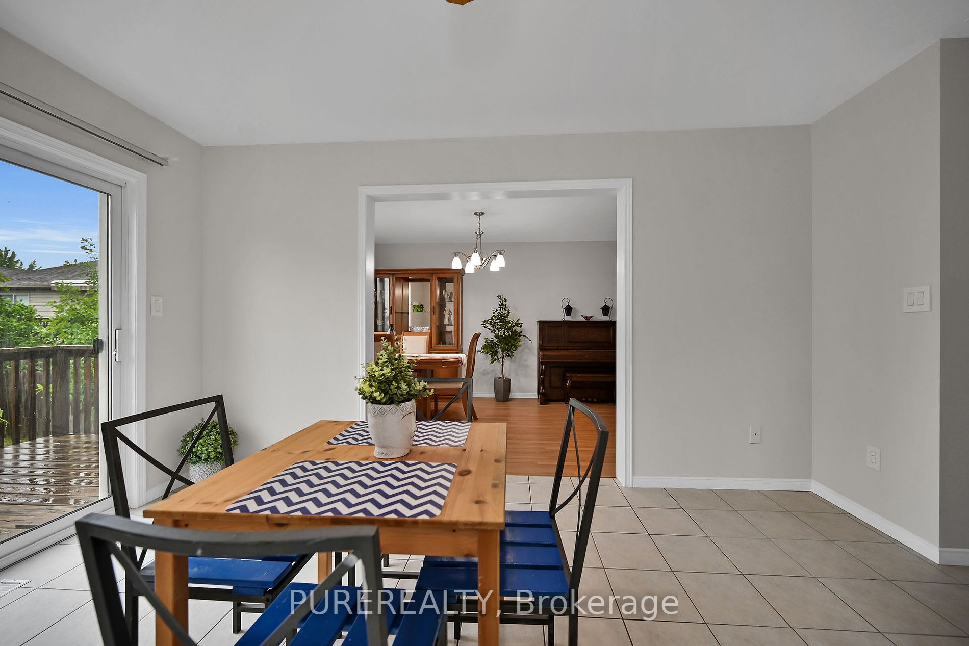 5 Longview Dr