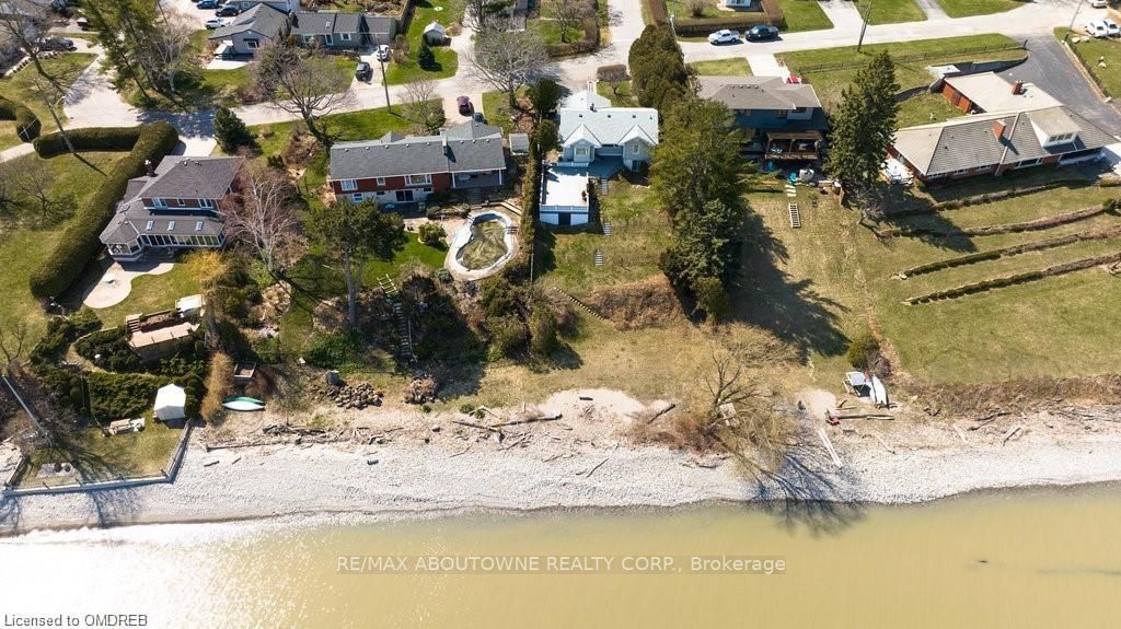6 Tupper Blvd