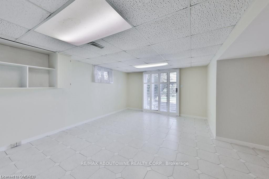 6 Tupper Blvd