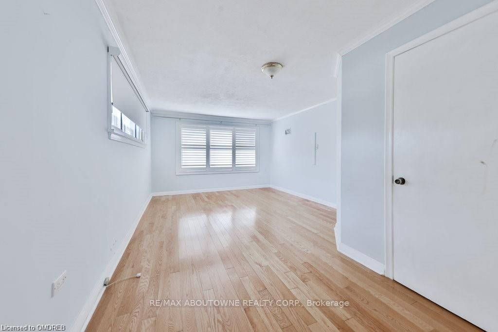 6 Tupper Blvd