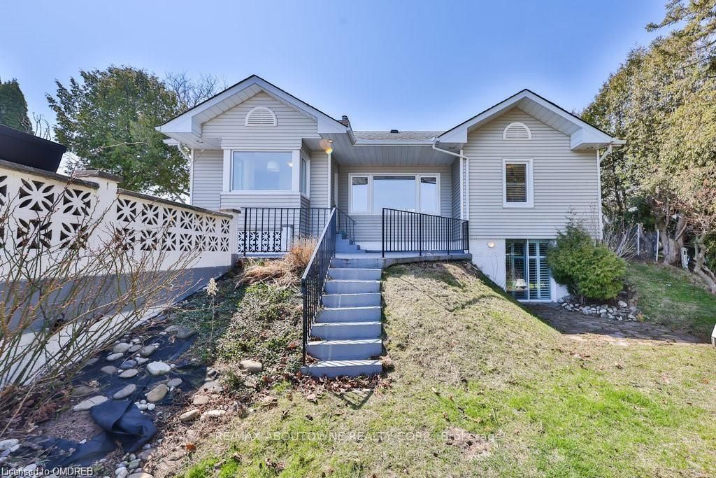 6 Tupper Blvd