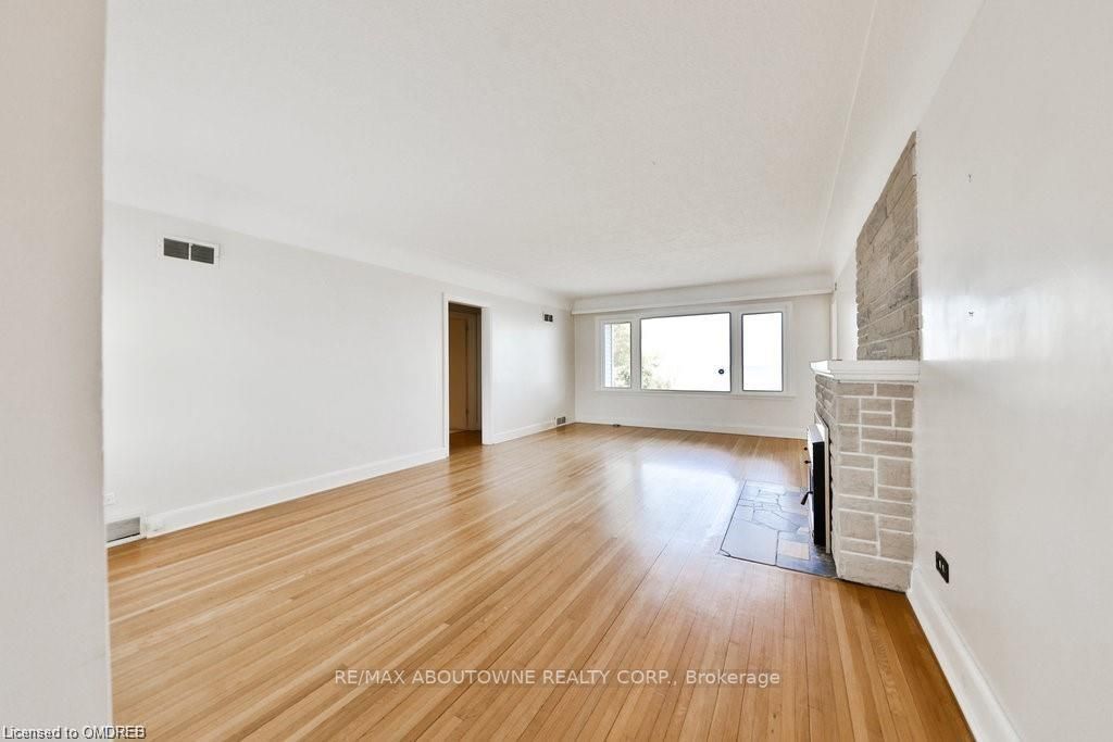 6 Tupper Blvd