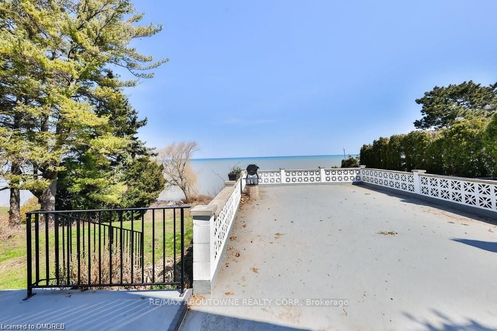6 Tupper Blvd