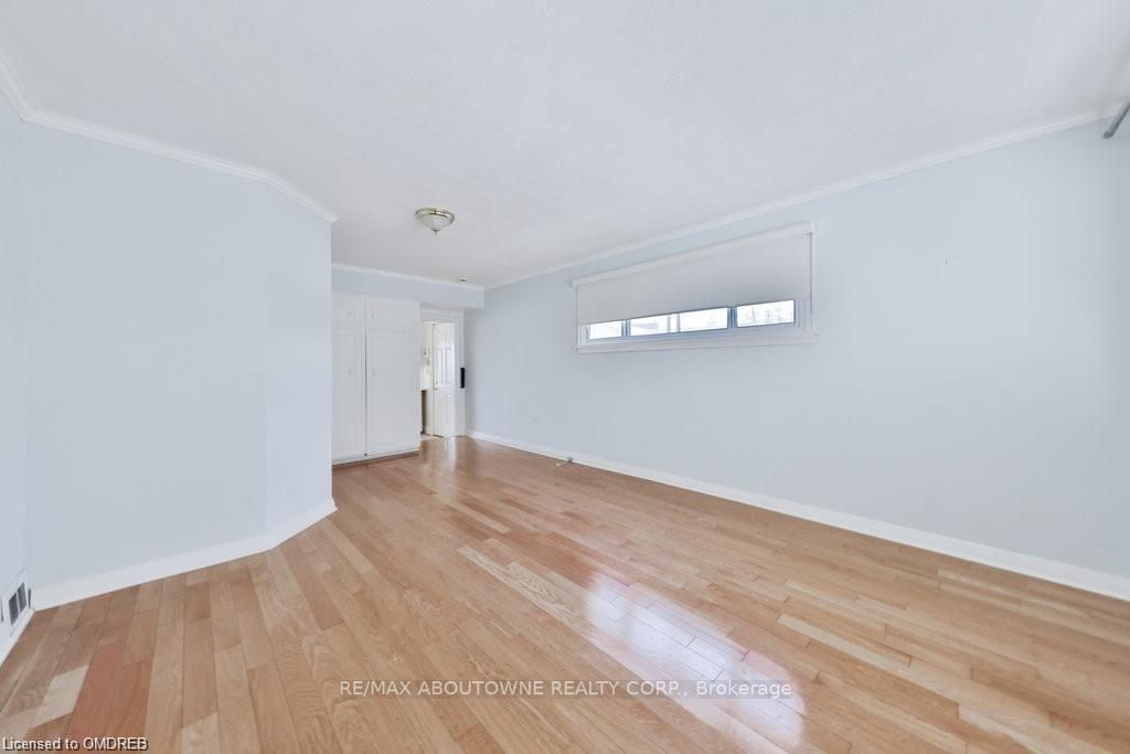 6 Tupper Blvd