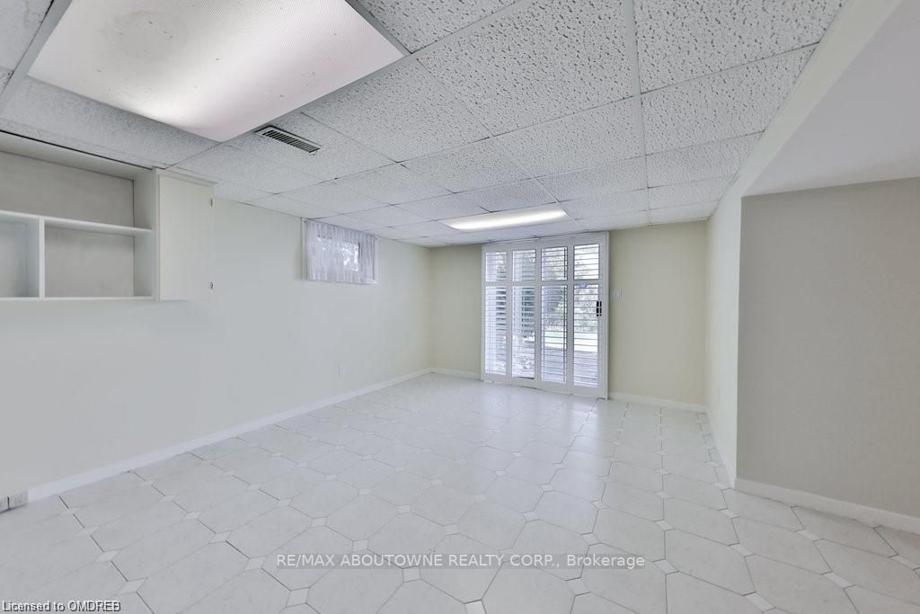 6 Tupper Blvd
