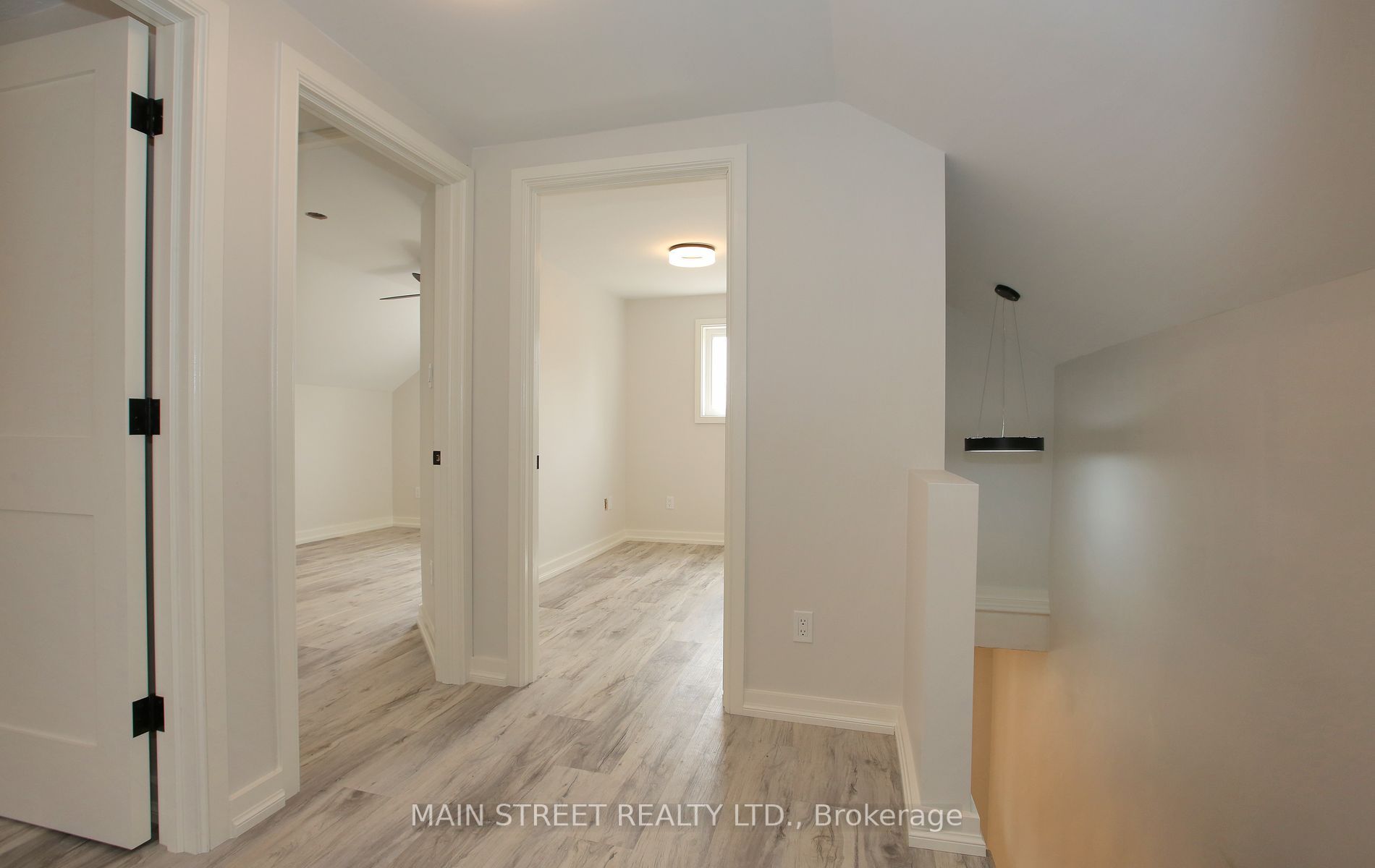 152 Main Street W