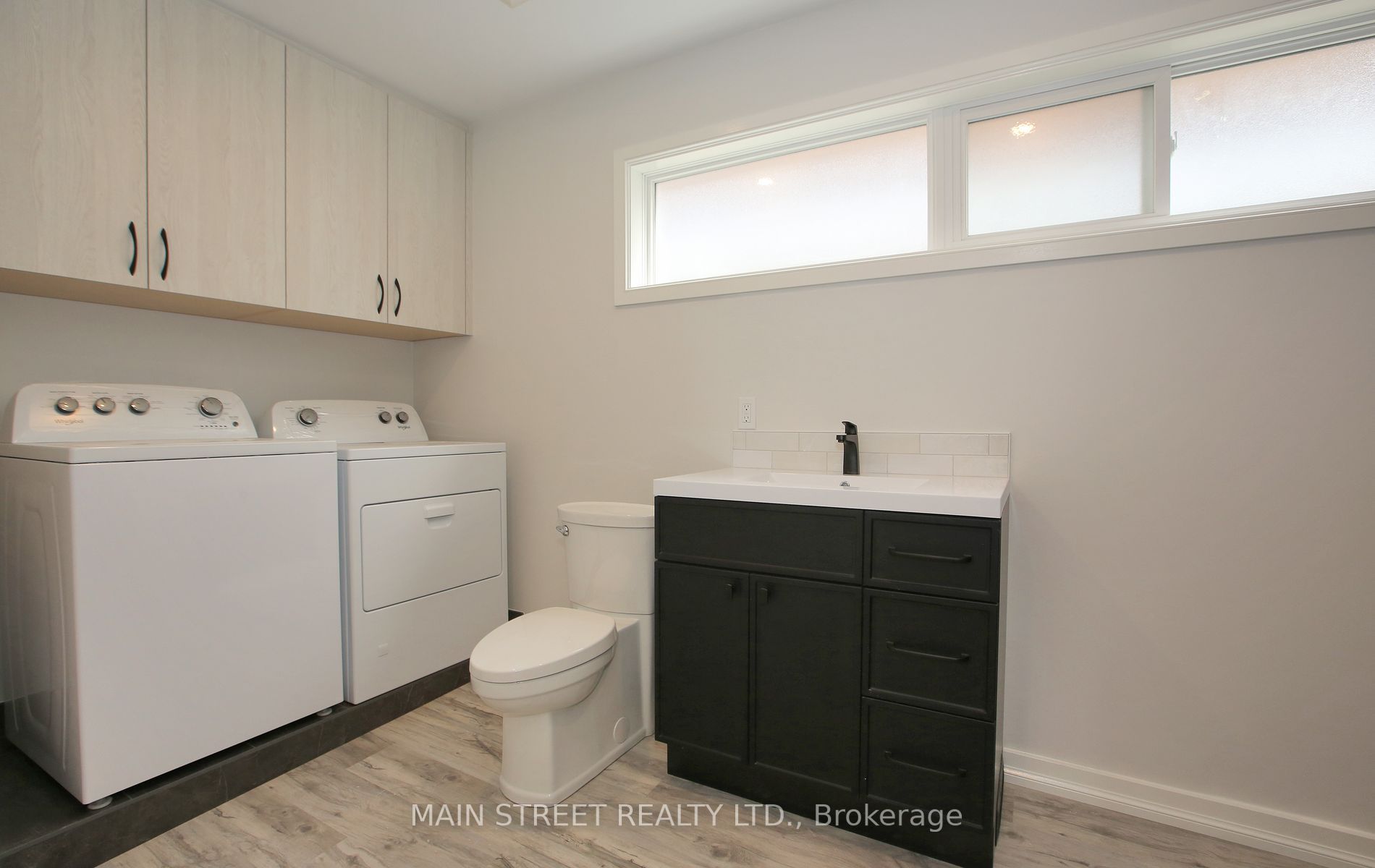 152 Main Street W