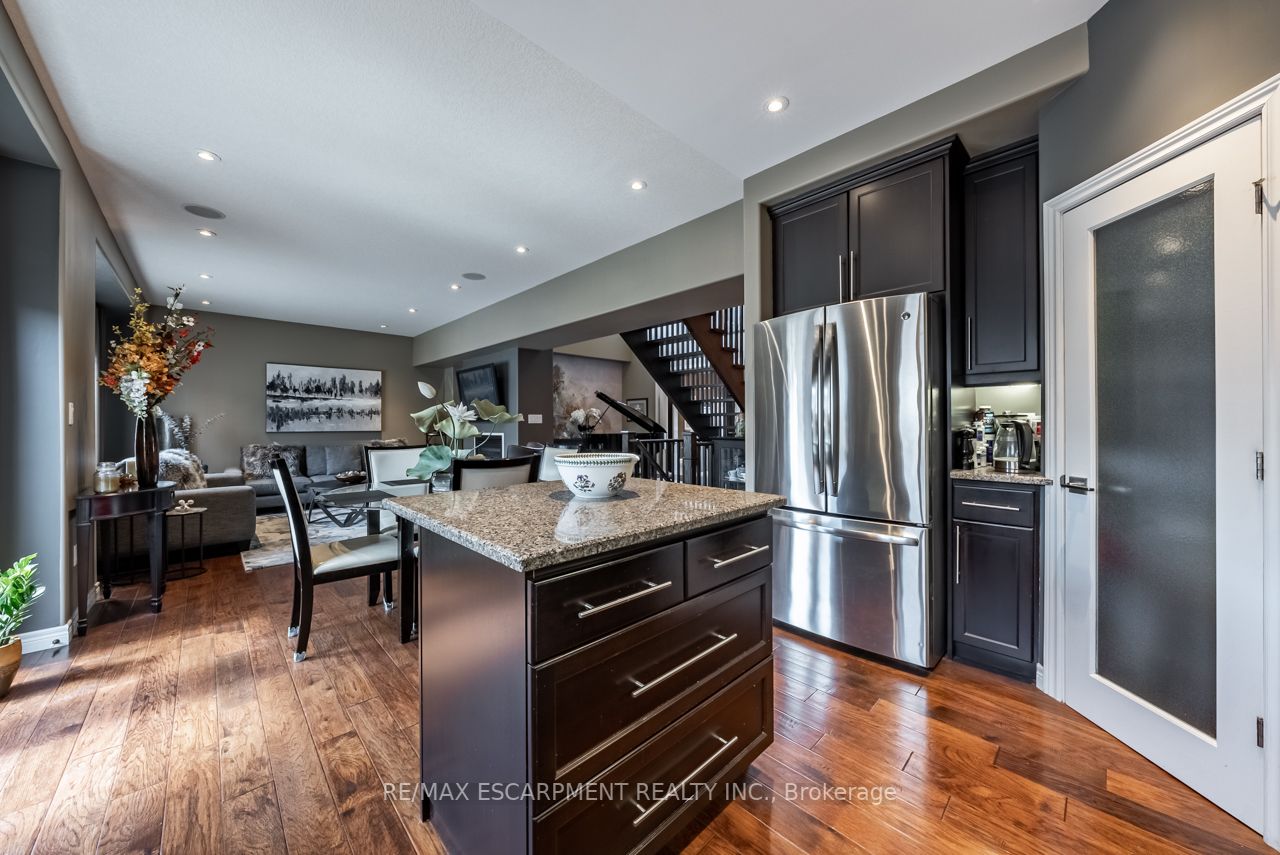 252 Westbank Tr