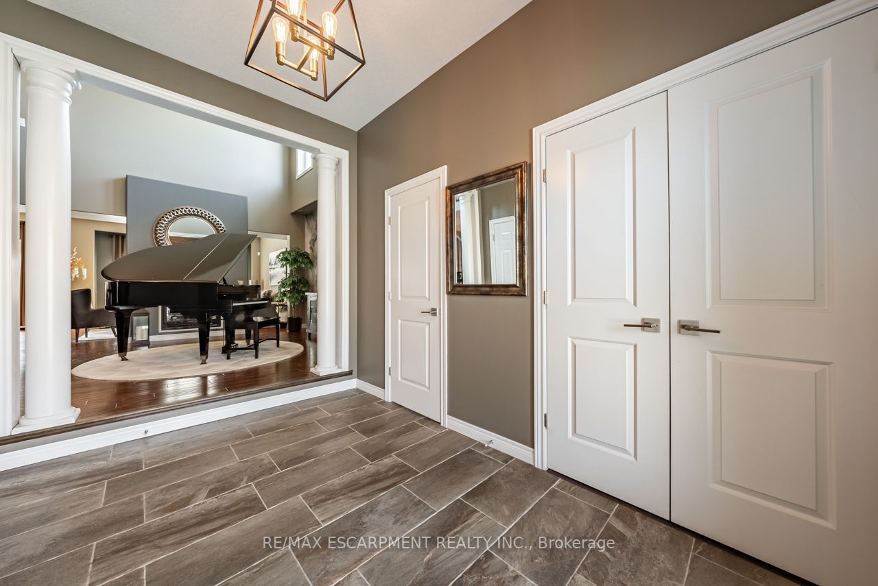 252 Westbank Tr