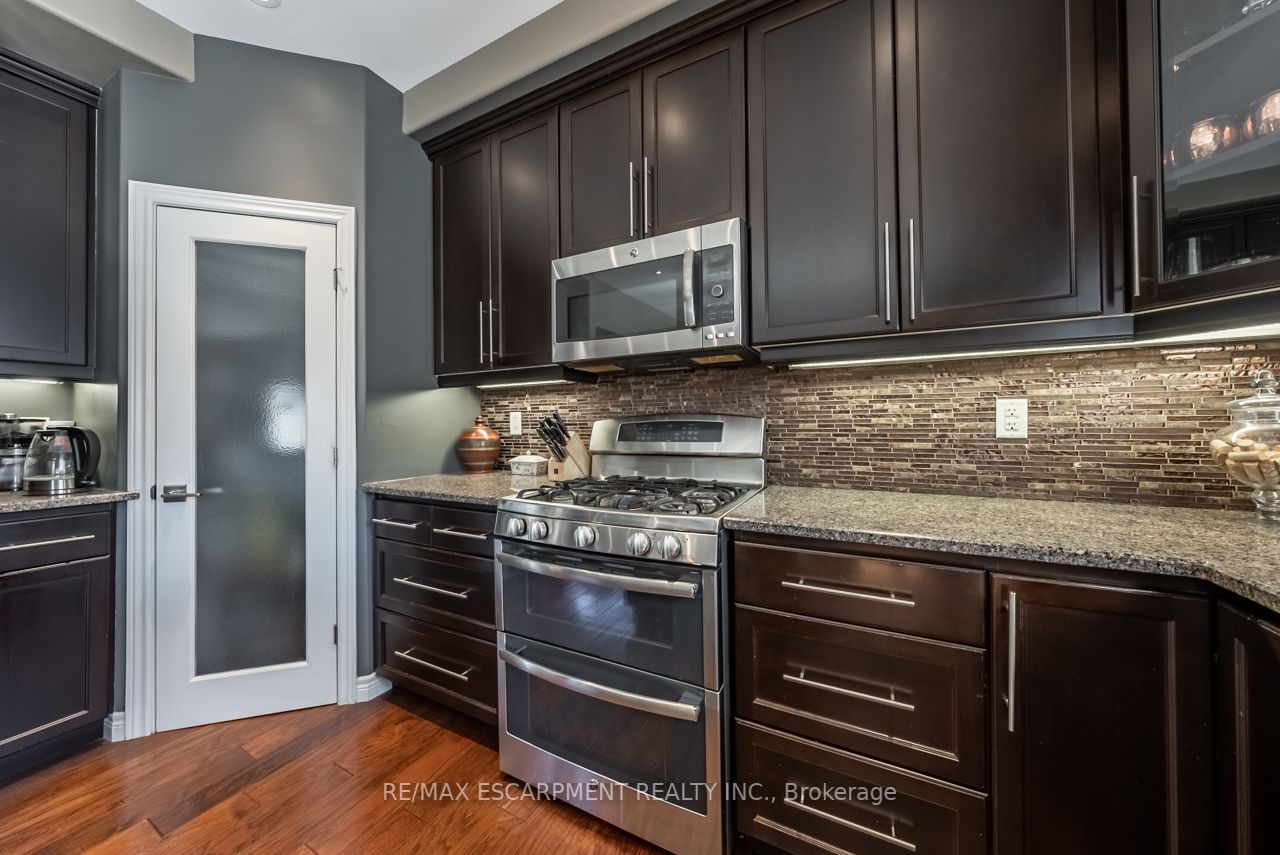 252 Westbank Tr