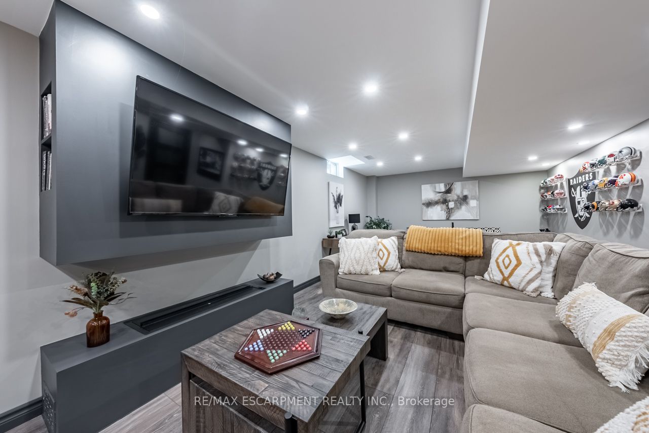 252 Westbank Tr