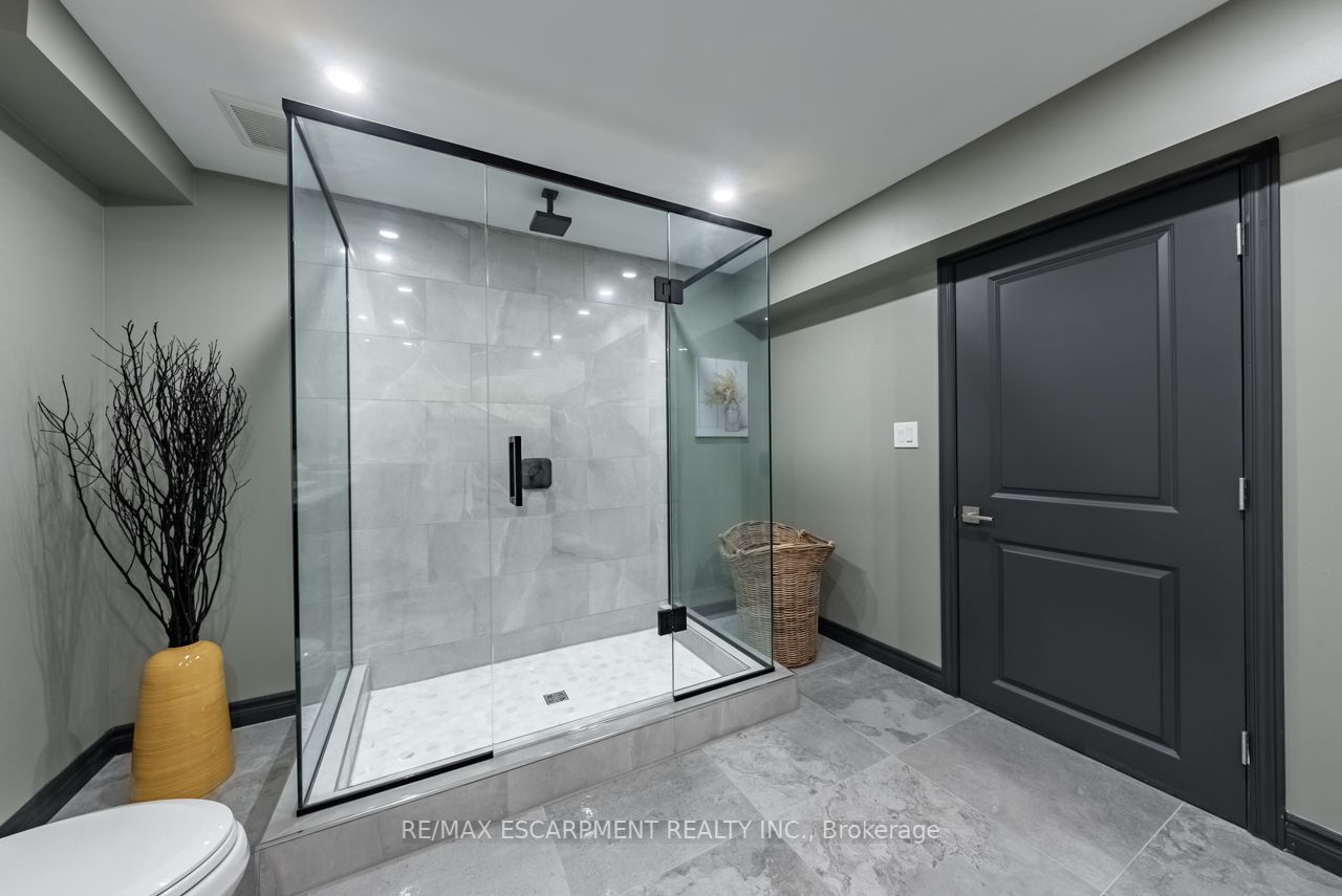 252 Westbank Tr