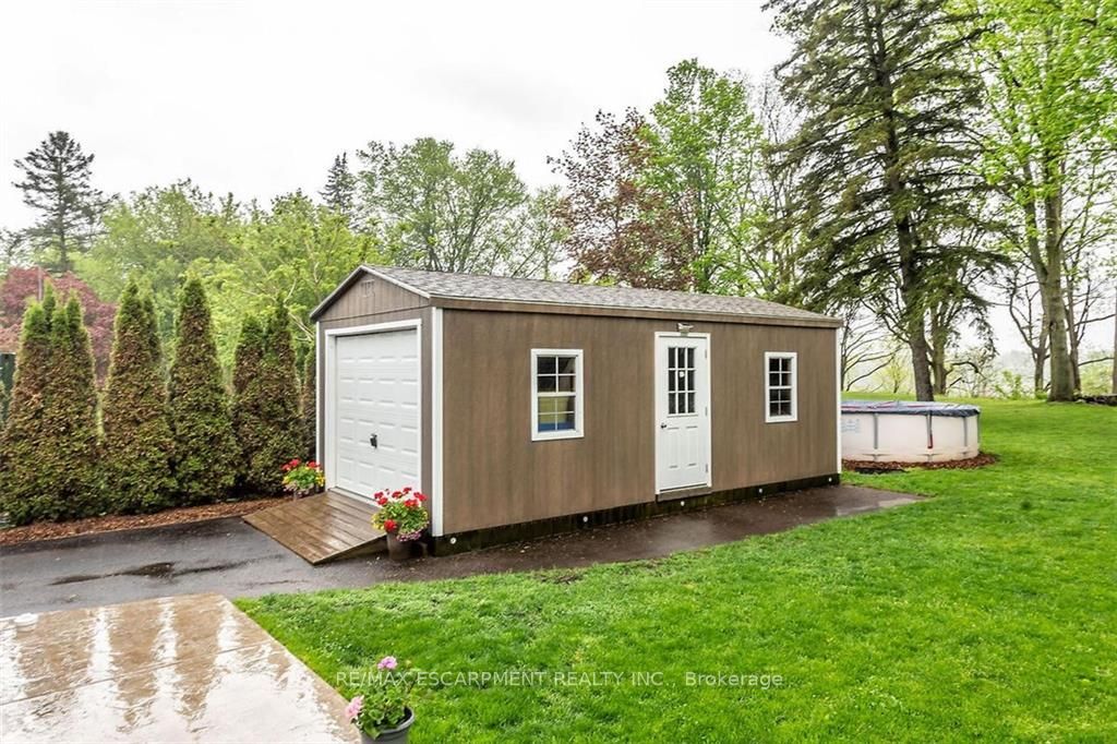 47 Blossom Ave