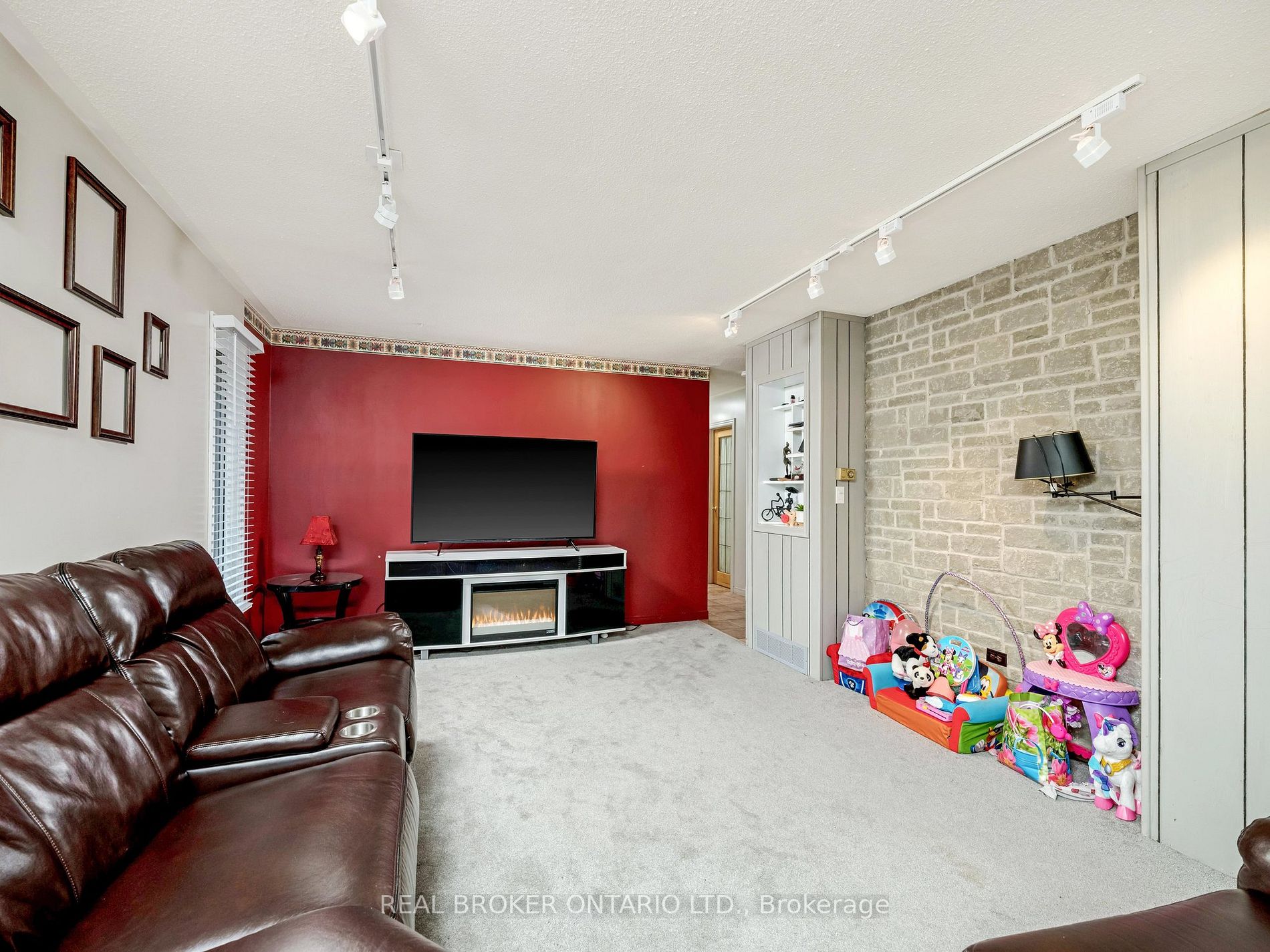 9149 Sideroad 24
