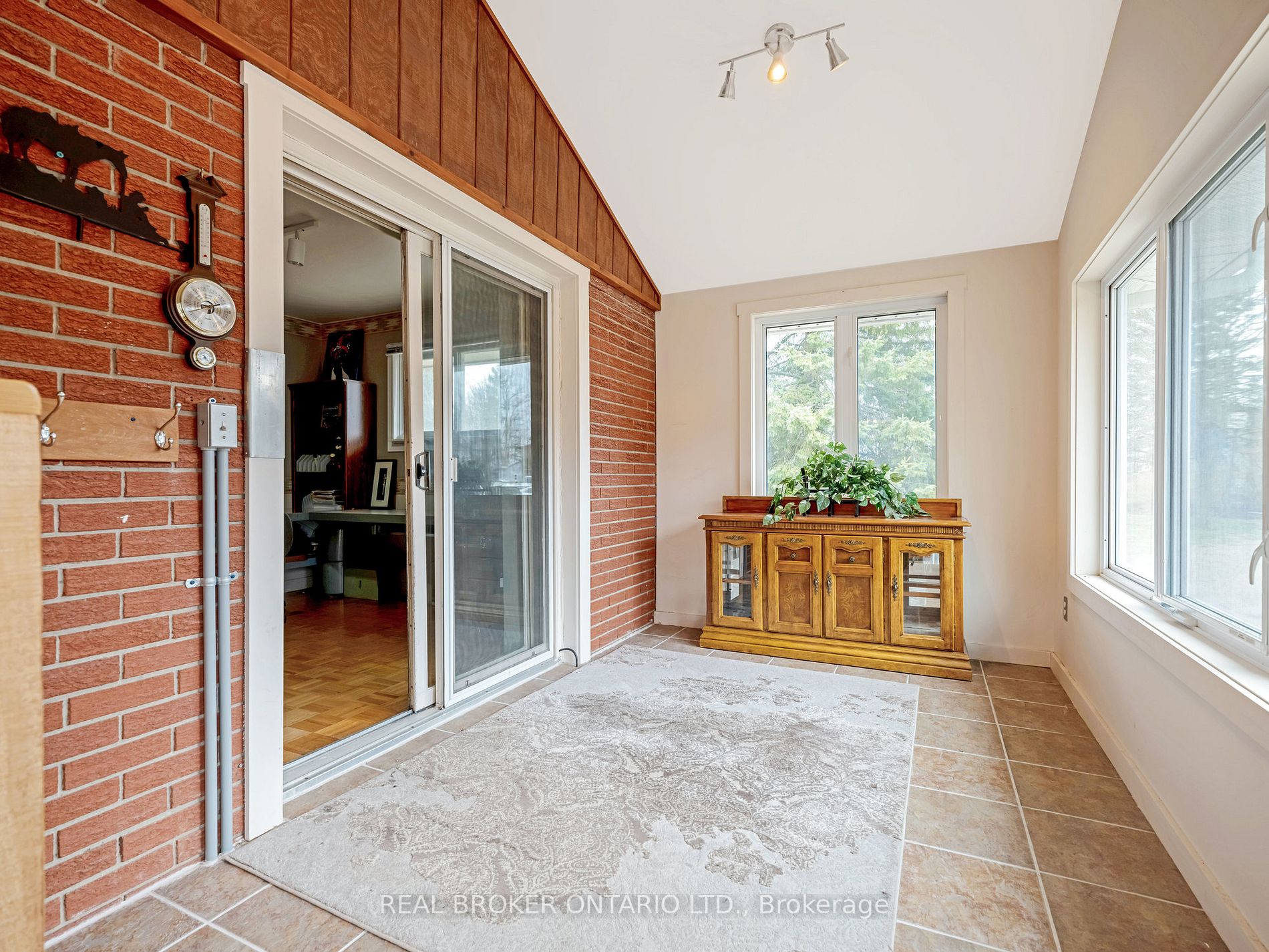 9149 Sideroad 24