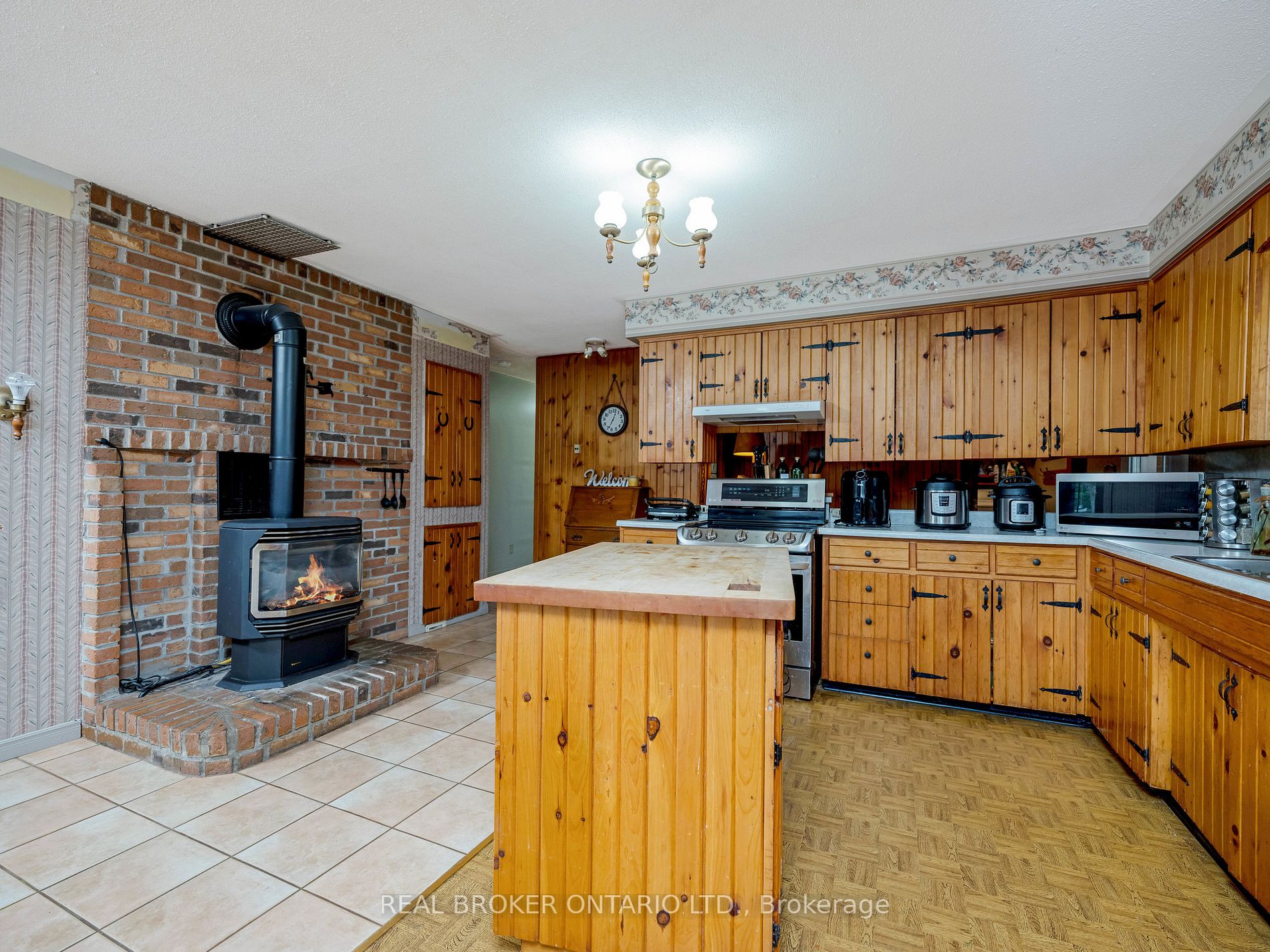 9149 Sideroad 24