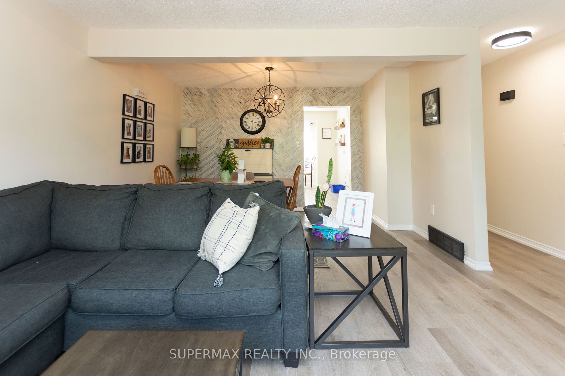 1990 Wavell Street, #5