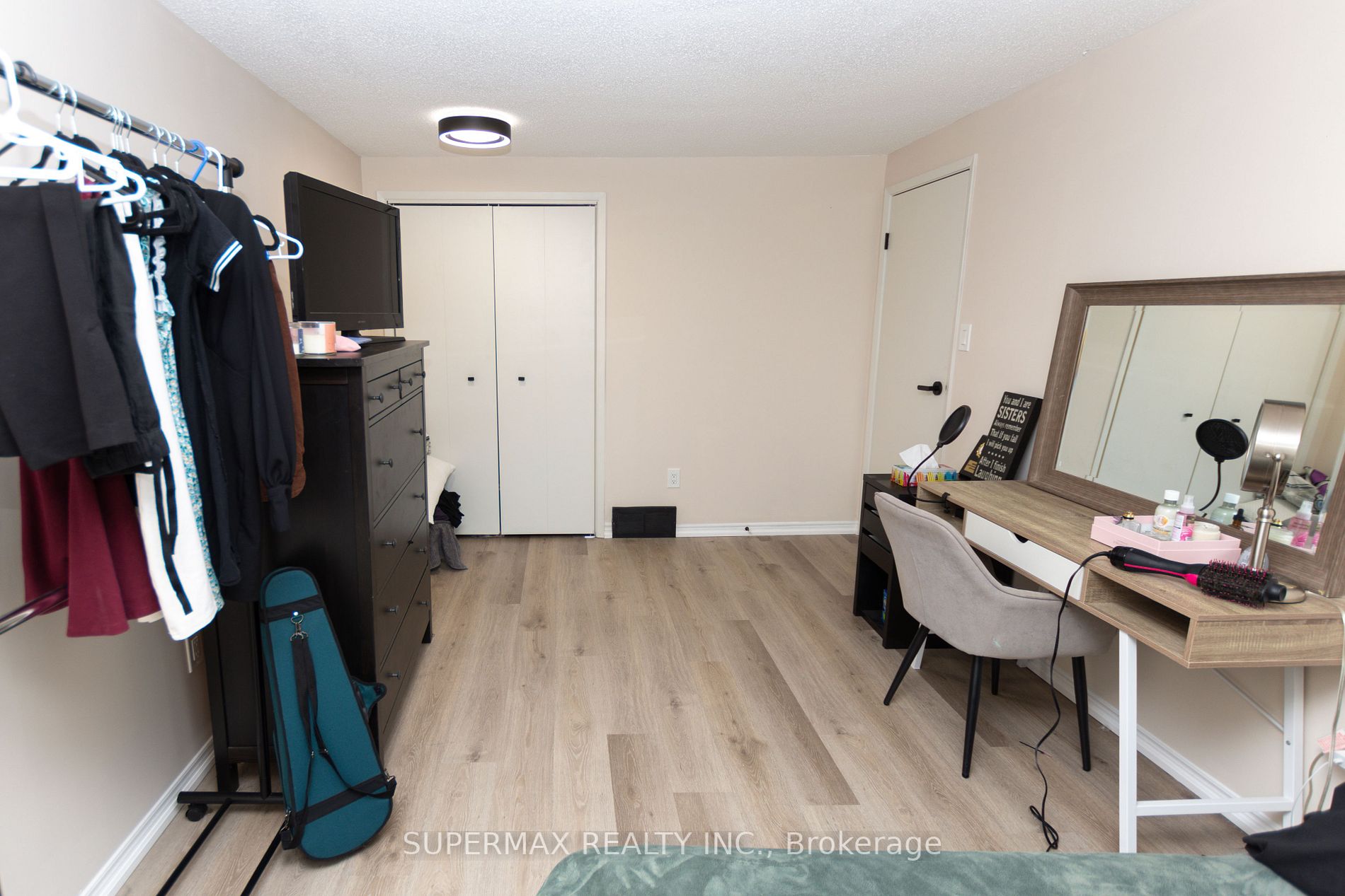 1990 Wavell Street, #5