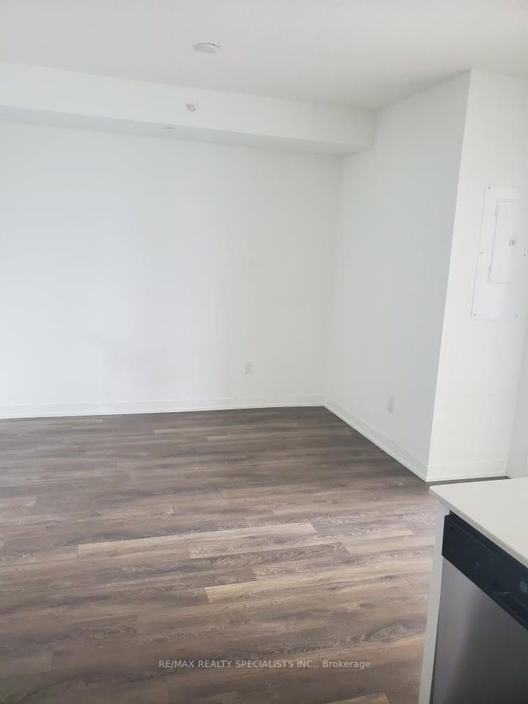 550 North Service Rd, #313
