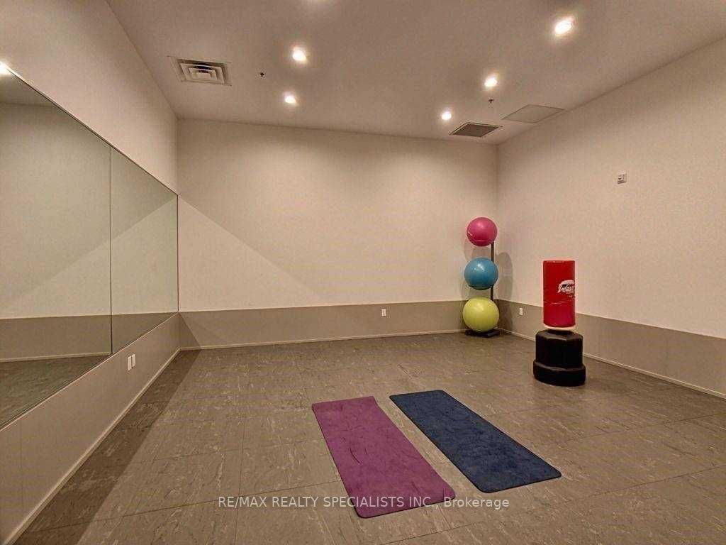 550 North Service Rd, #313