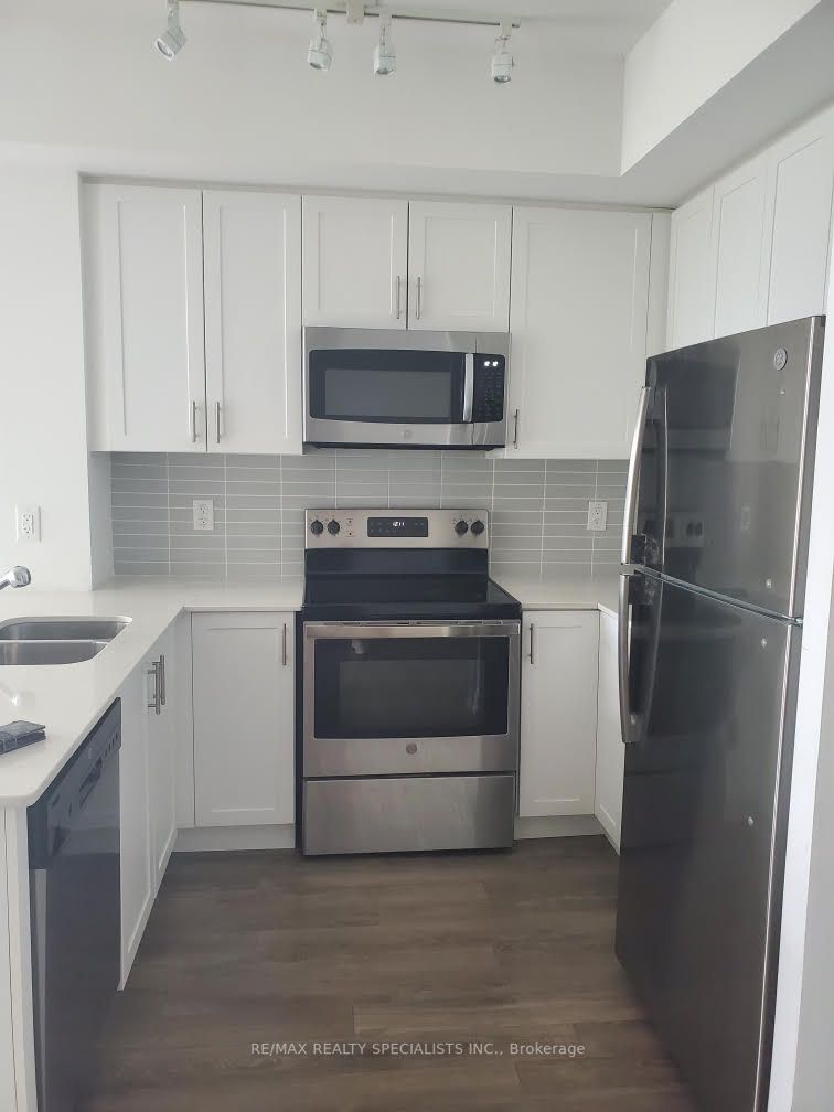 550 North Service Rd, #313
