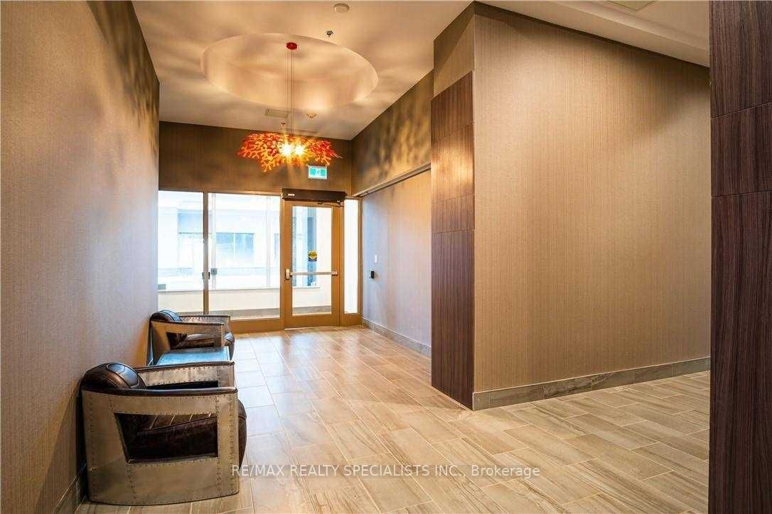 550 North Service Rd, #313