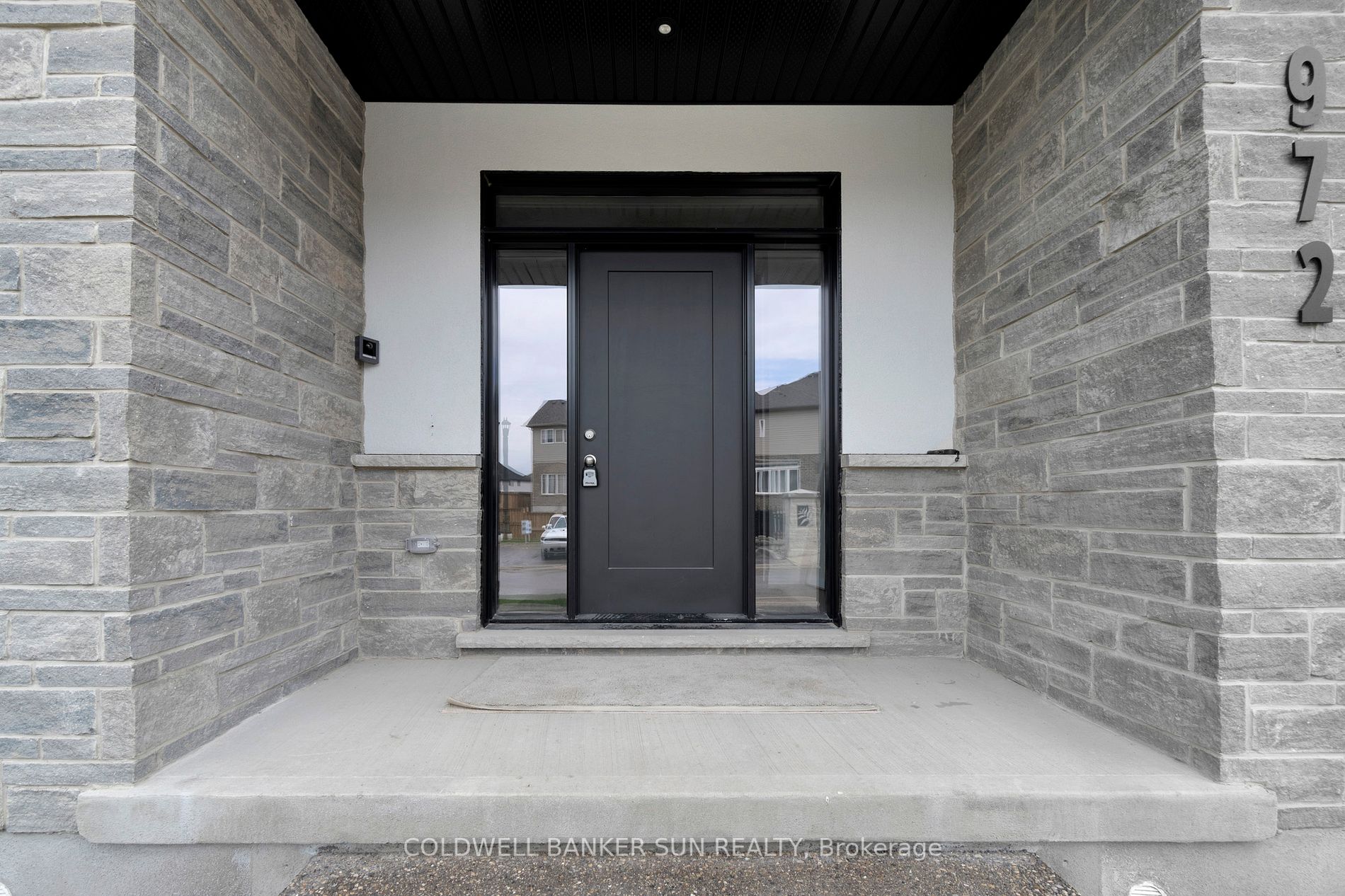 972 Stonecliffe Walk, #18