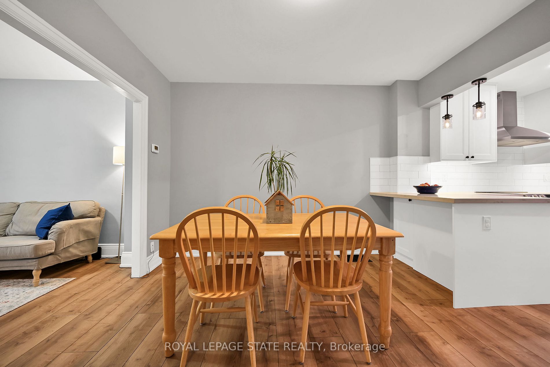 29 Picton Street W