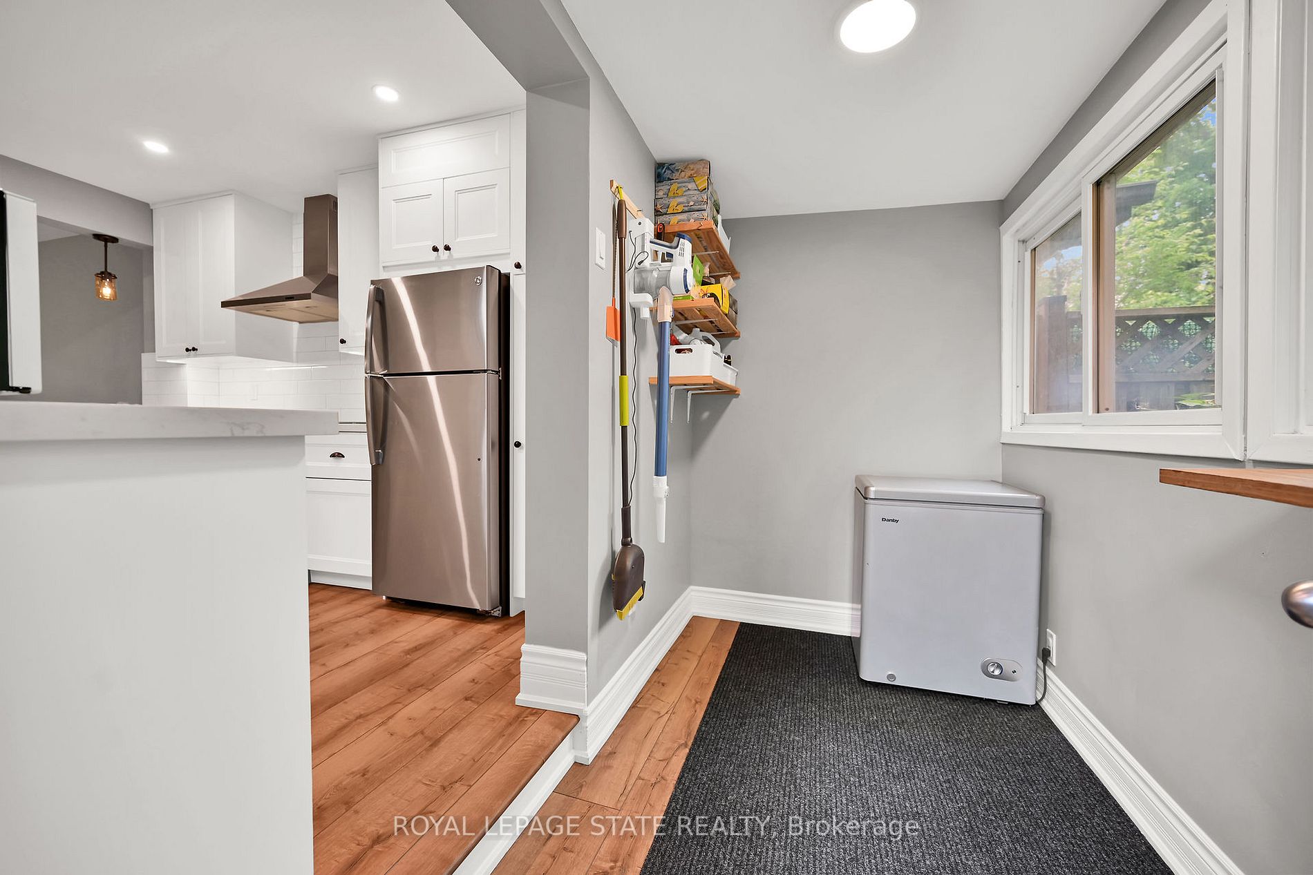 29 Picton Street W