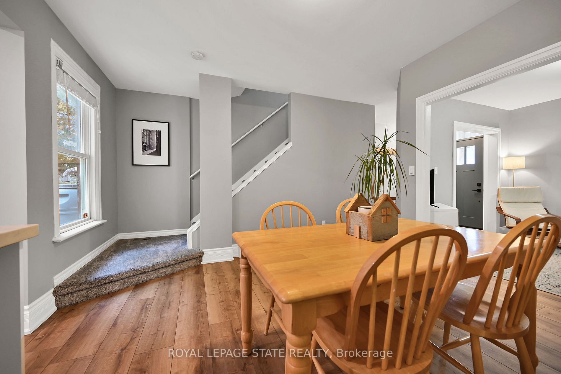 29 Picton Street W
