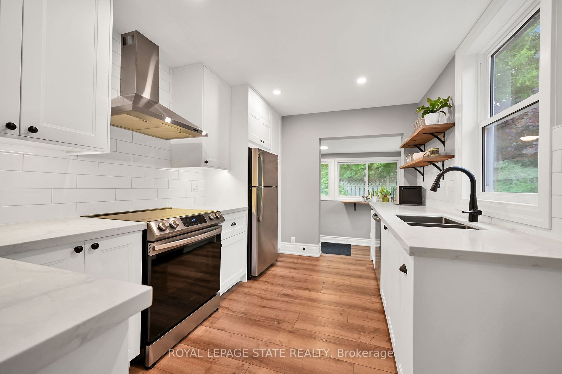29 Picton Street W