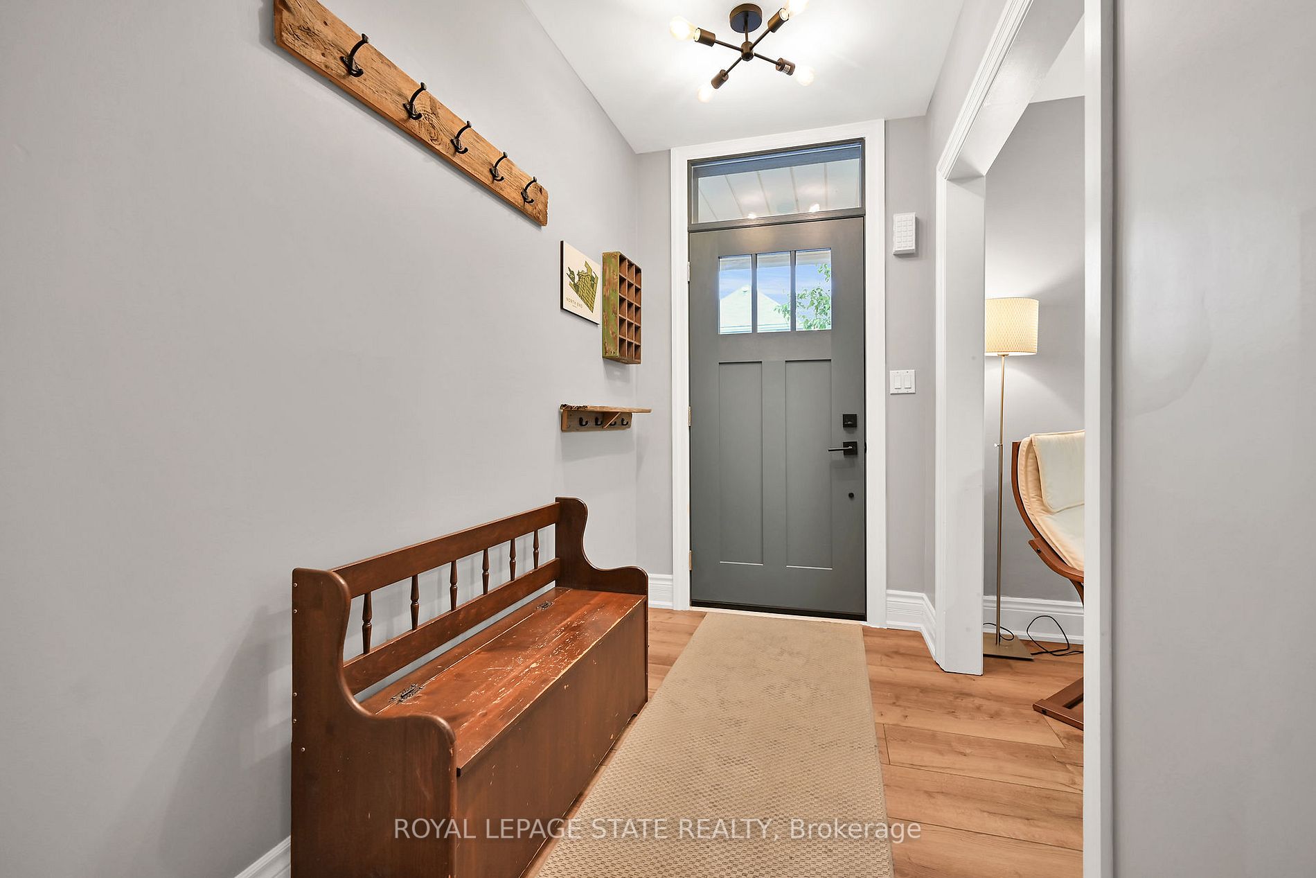 29 Picton Street W