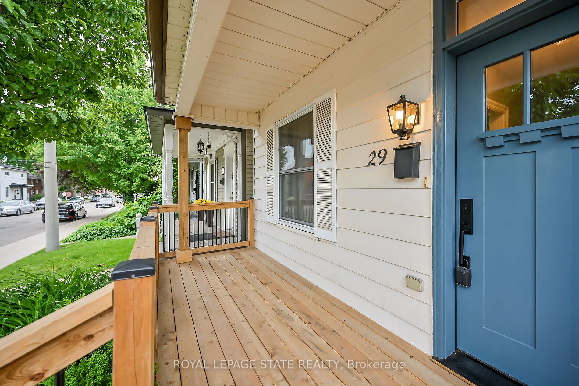 29 Picton Street W