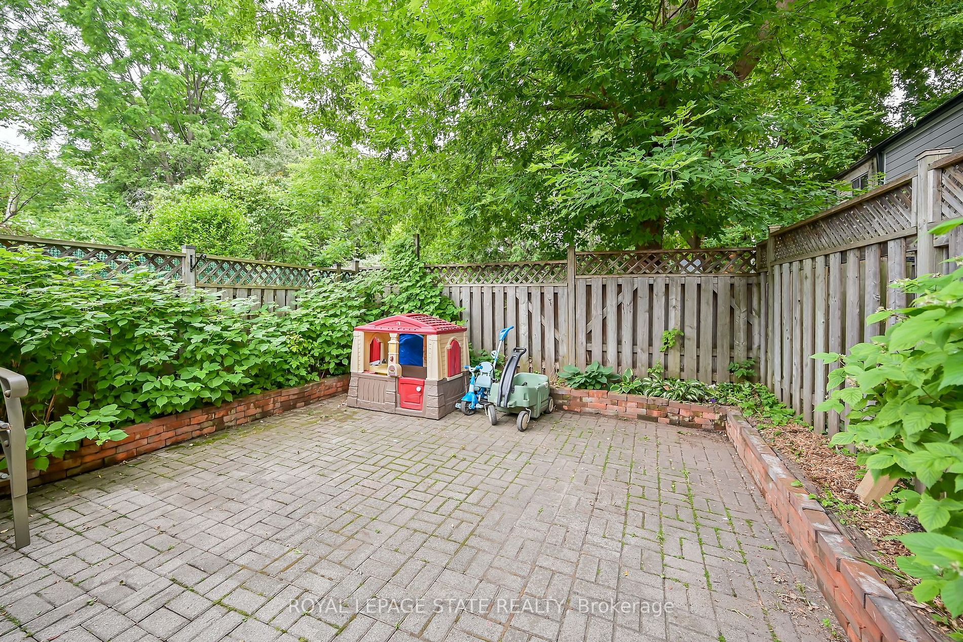 29 Picton Street W