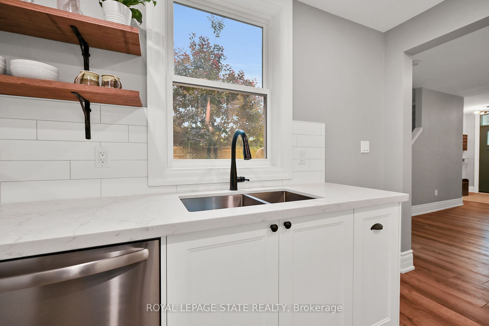 29 Picton Street W