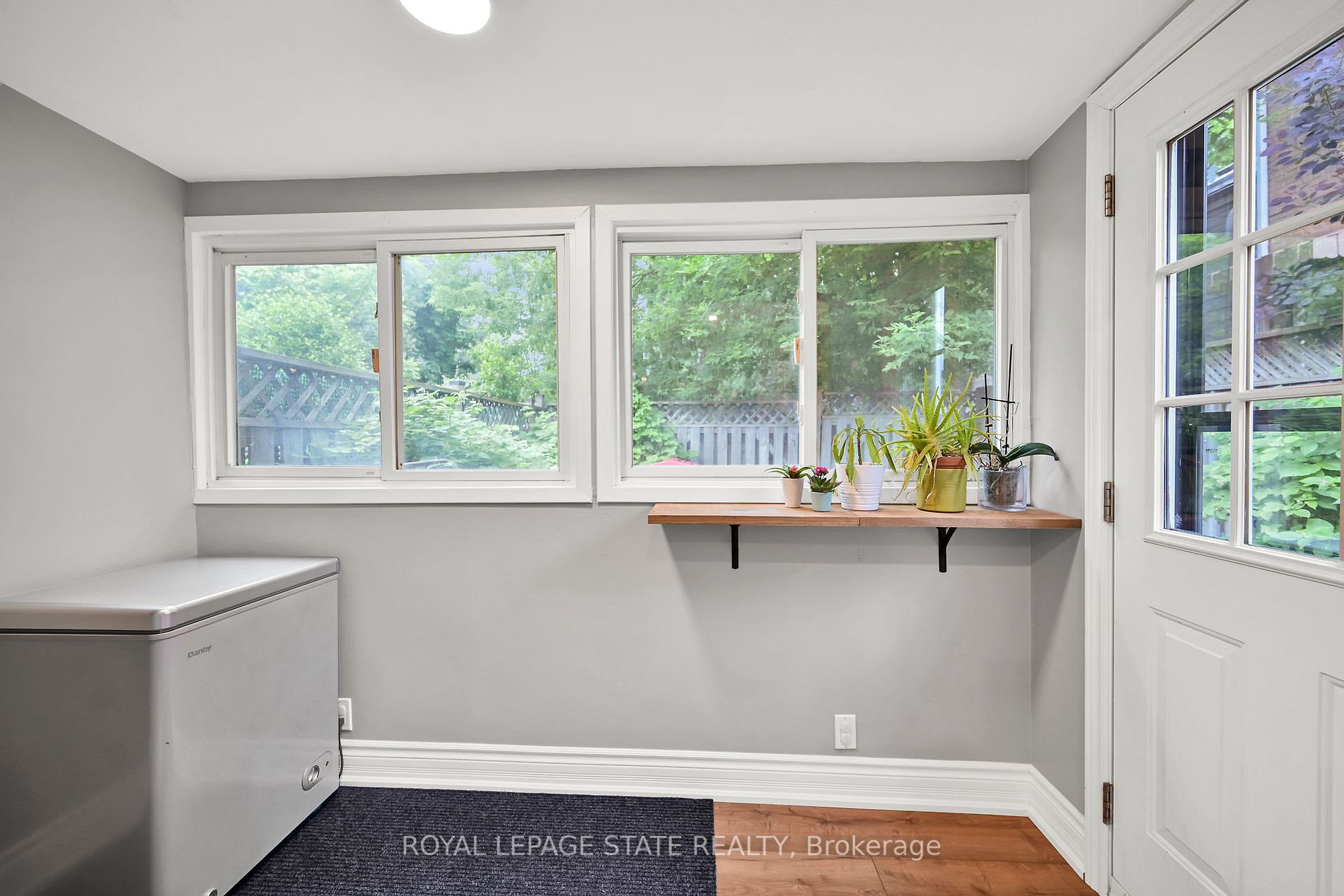 29 Picton Street W